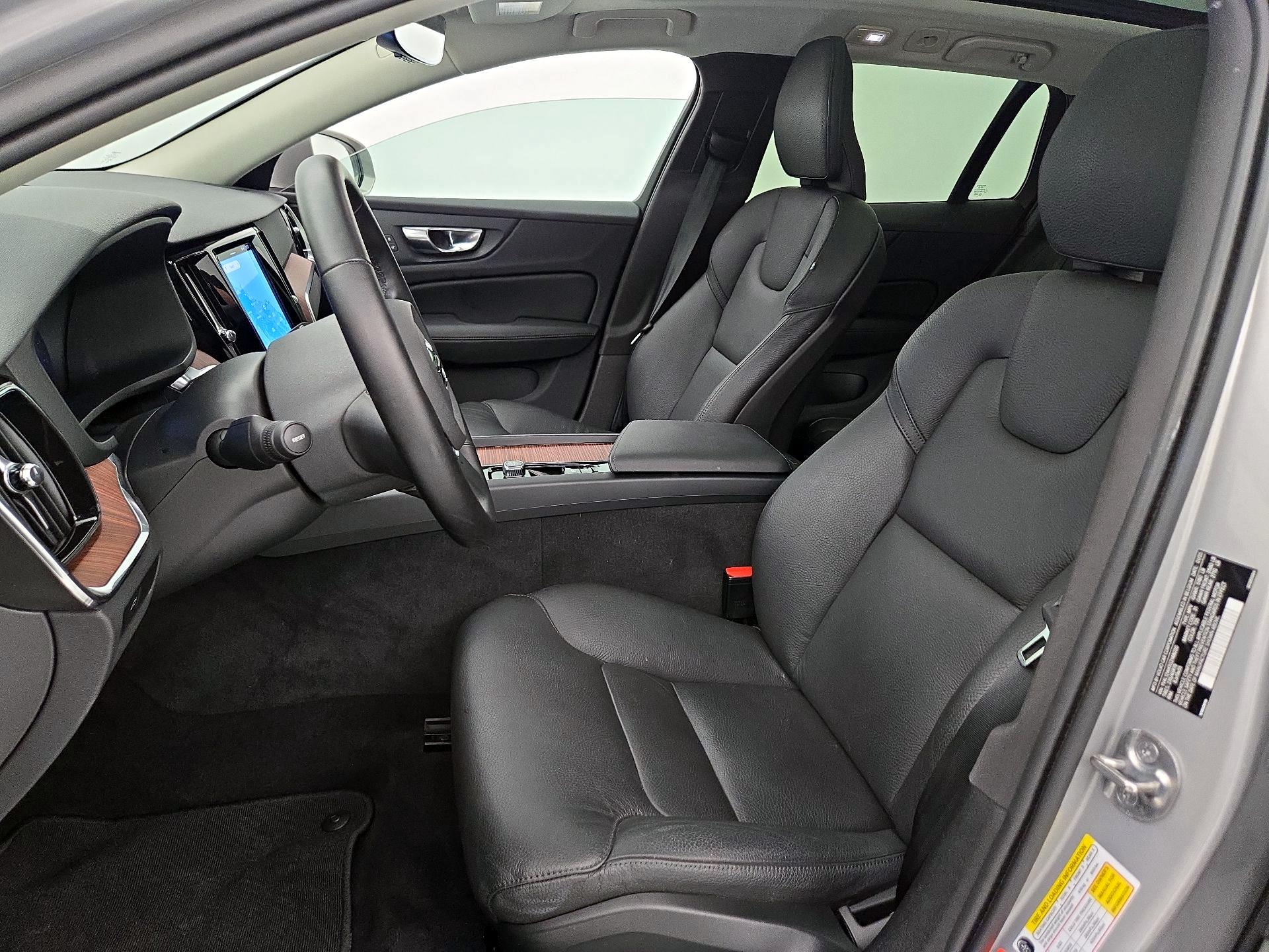 Thumbnail: 2025 Volvo S60 - 11