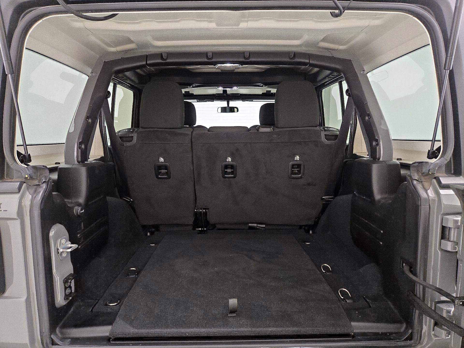 Thumbnail: 2022 Jeep Wrangler - 20