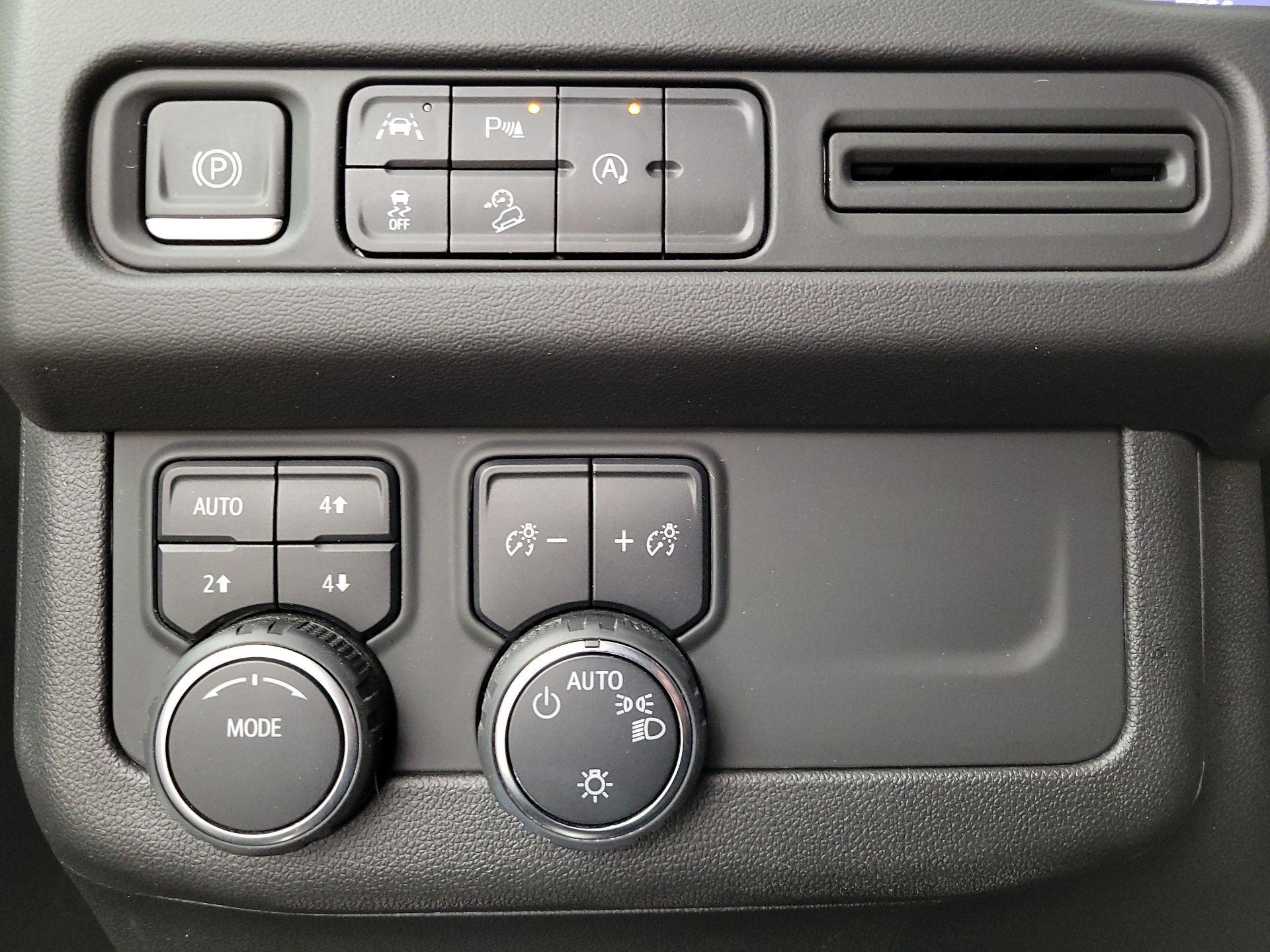 Thumbnail: 2023 Chevrolet Suburban - 13