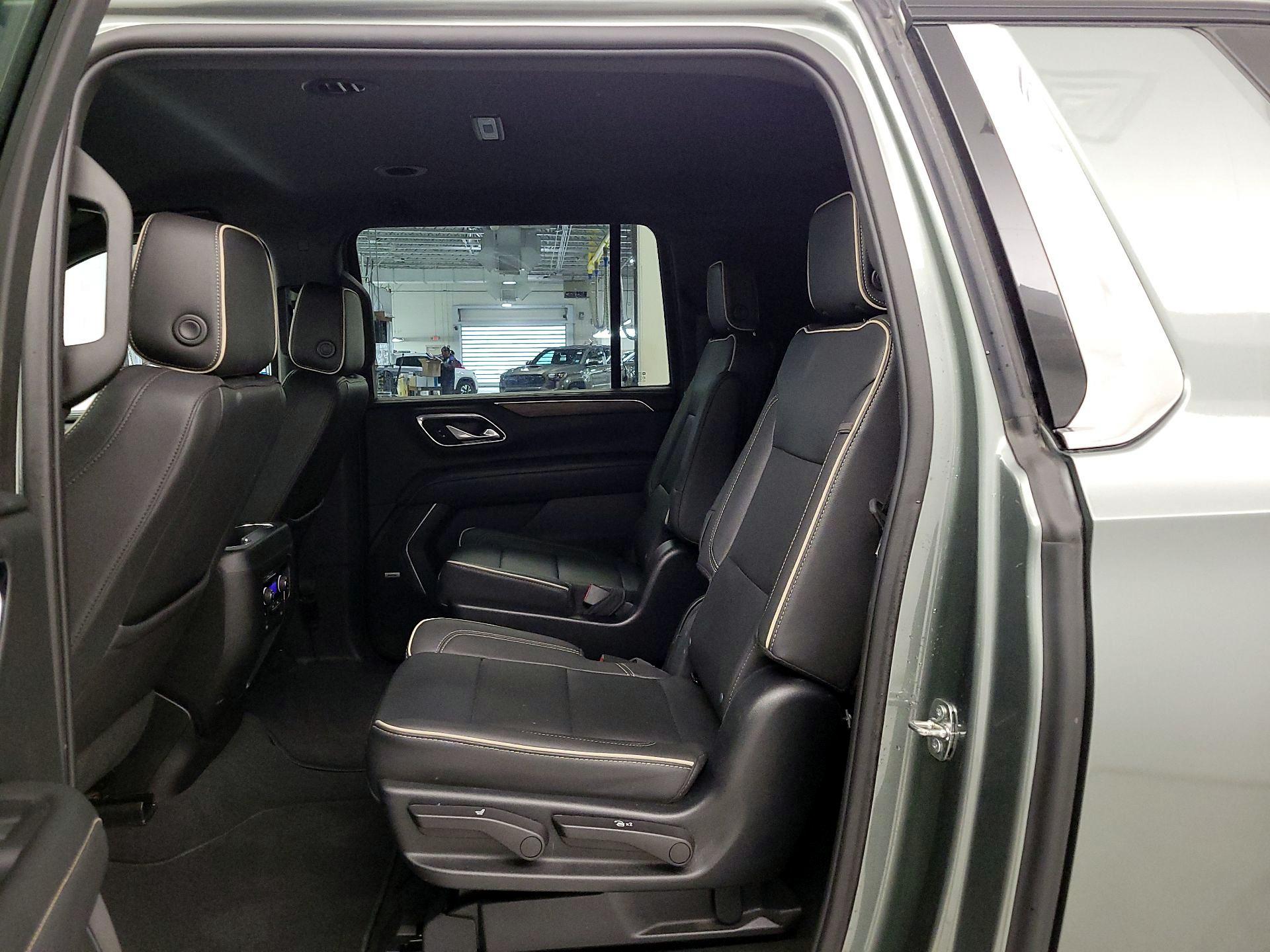 Thumbnail: 2023 Chevrolet Suburban - 20