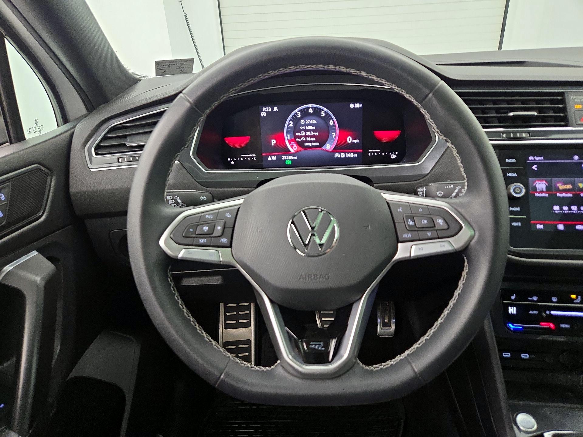 Thumbnail: 2023 Volkswagen Tiguan - 10