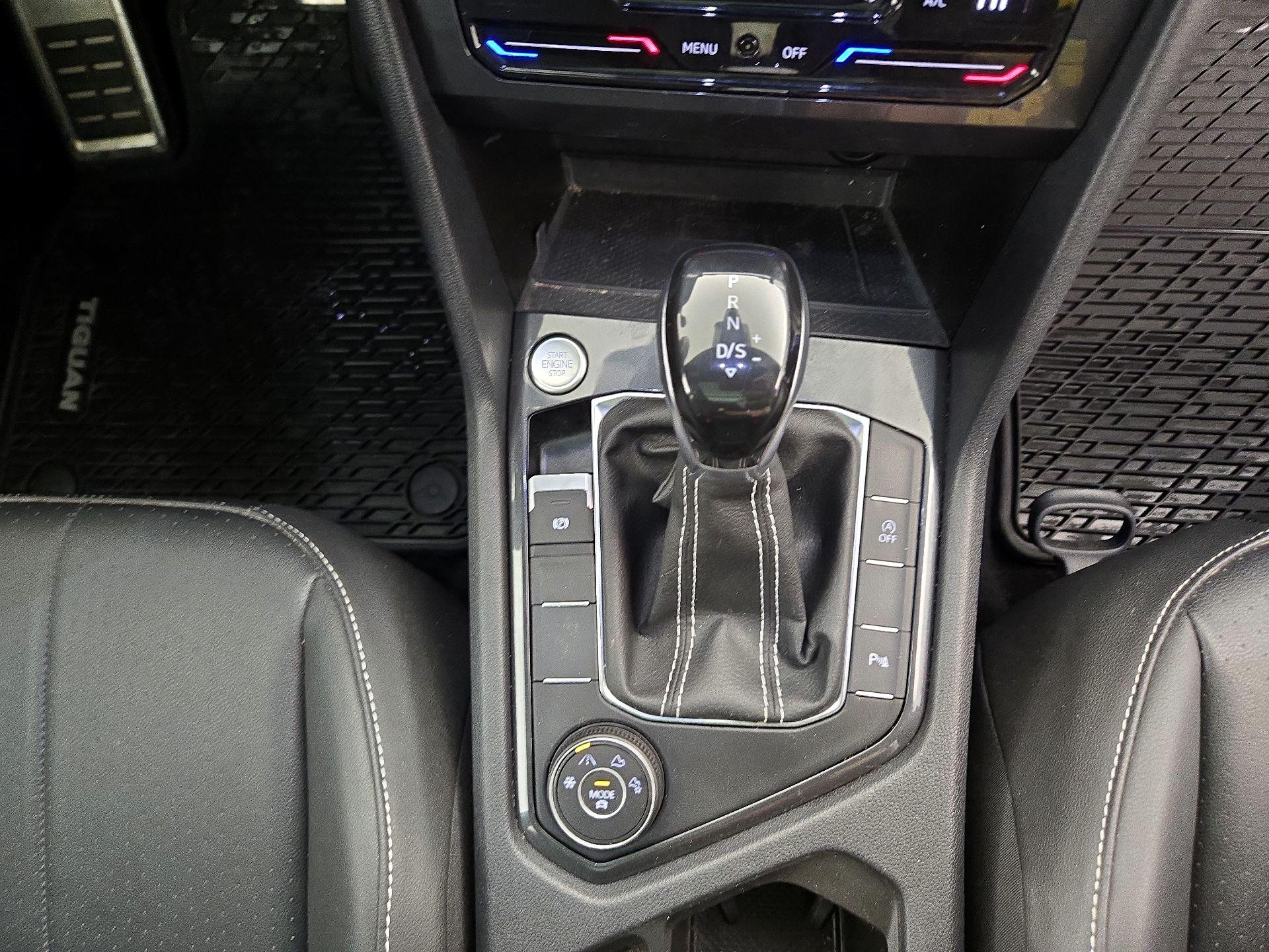 Thumbnail: 2023 Volkswagen Tiguan - 17