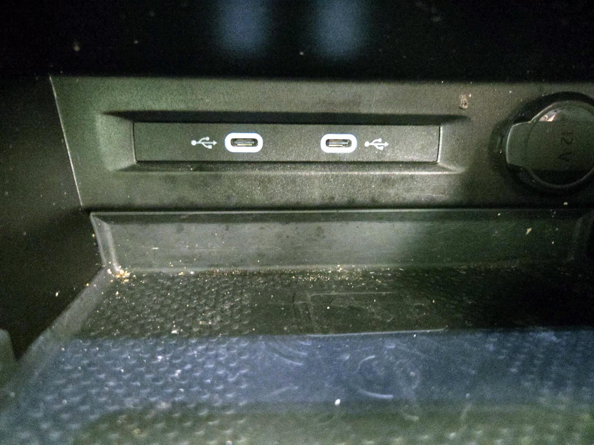 Thumbnail: 2023 Volkswagen Tiguan - 18