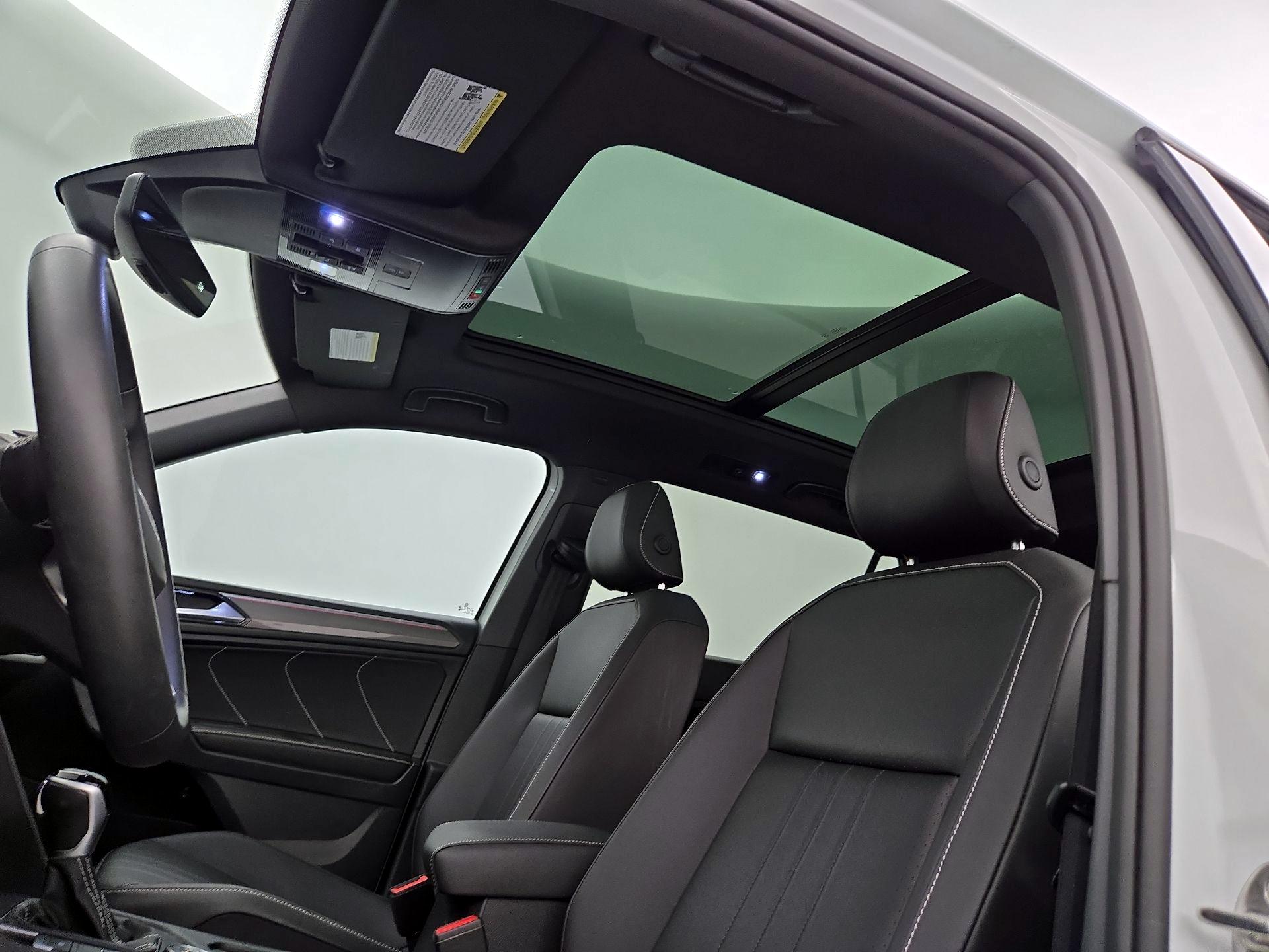 Thumbnail: 2023 Volkswagen Tiguan - 19