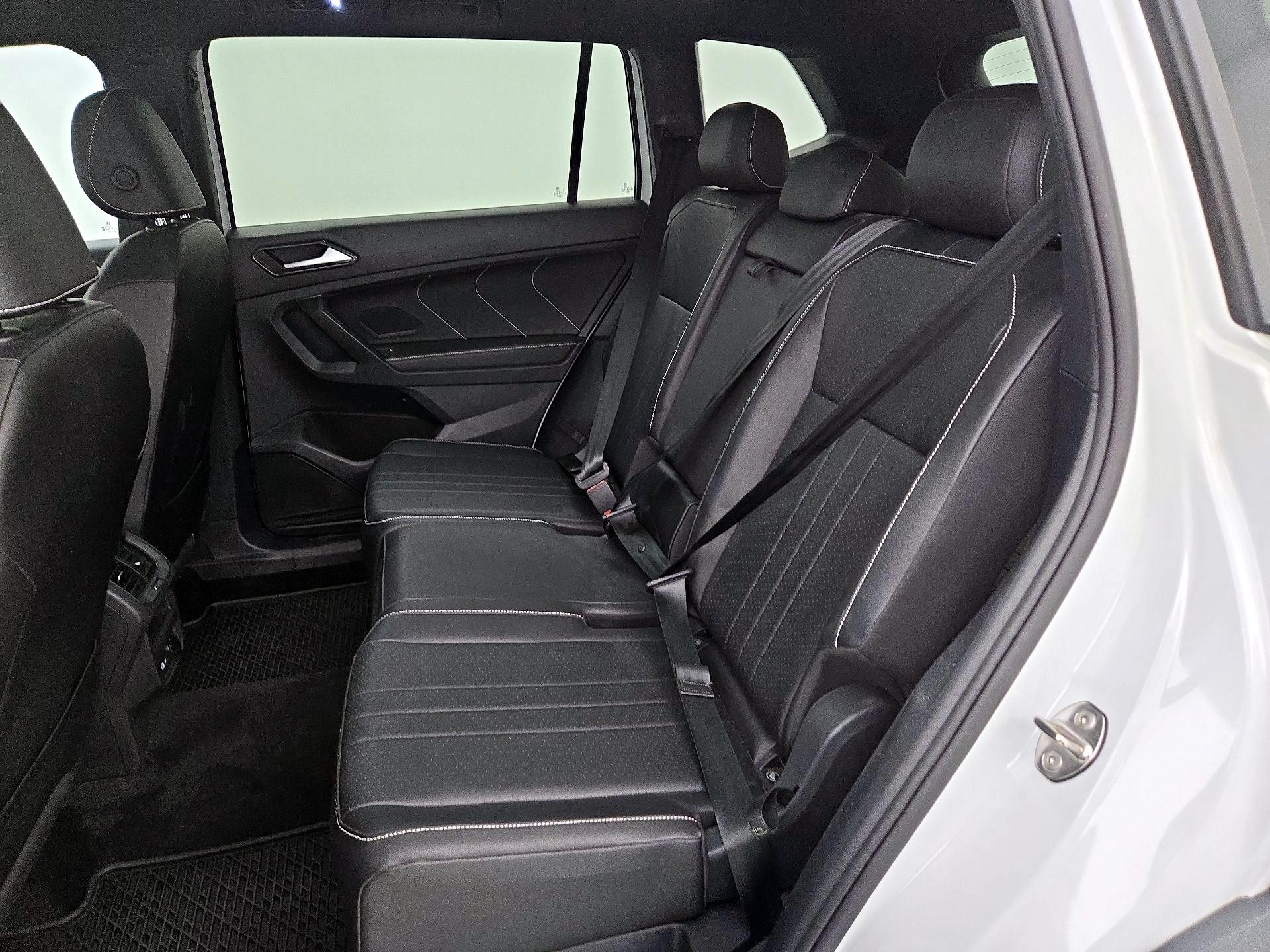 Thumbnail: 2023 Volkswagen Tiguan - 20