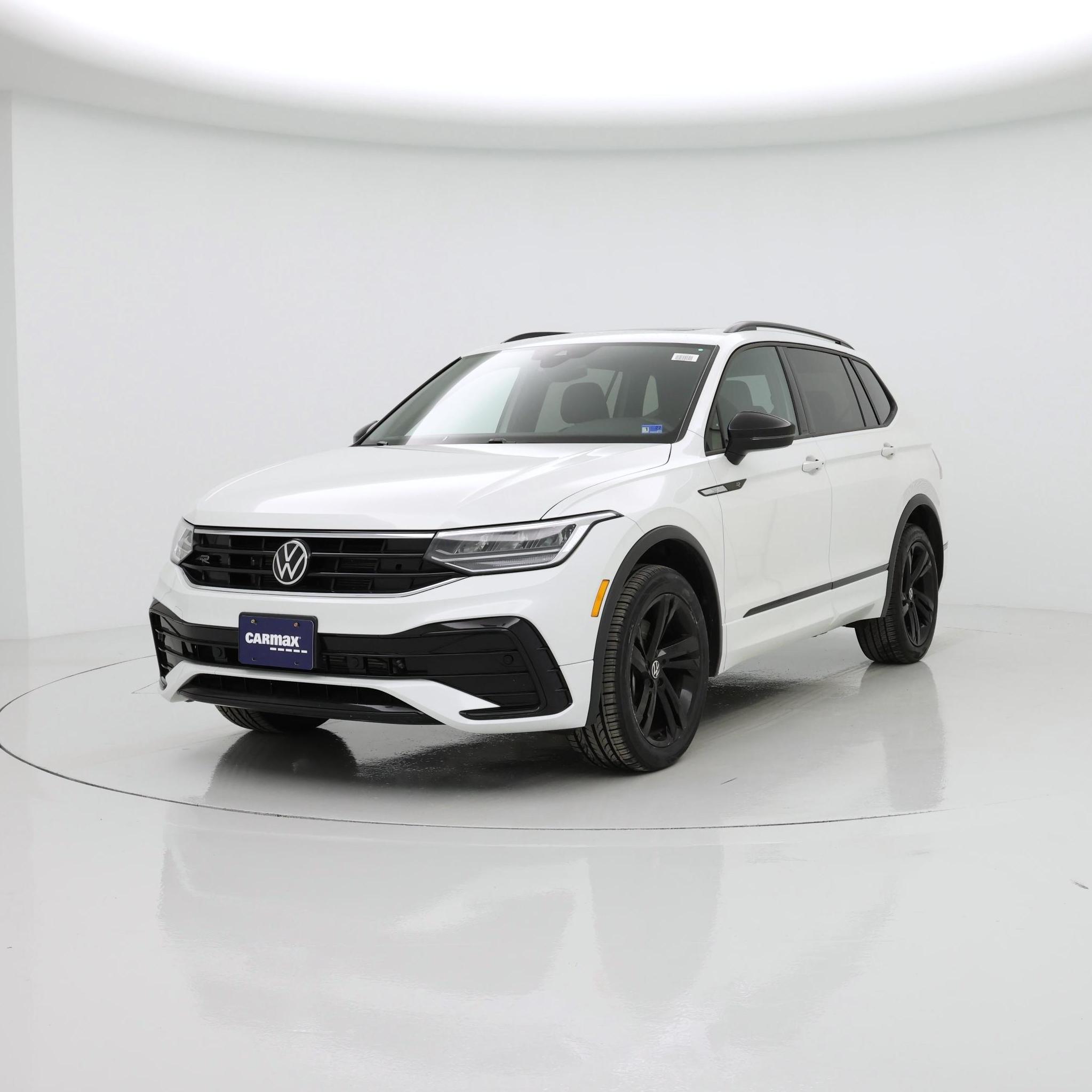 Thumbnail: 2023 Volkswagen Tiguan - 4