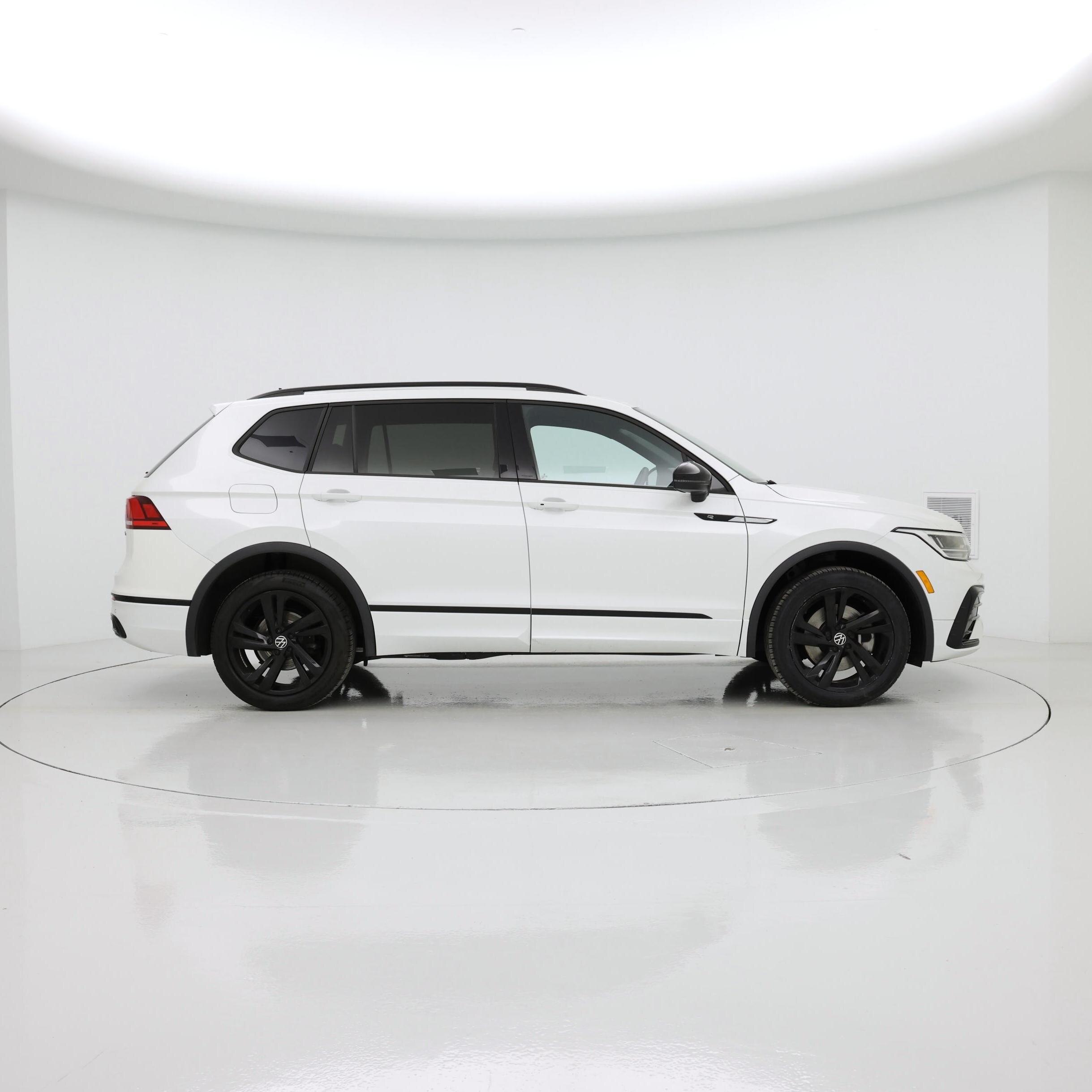 Thumbnail: 2023 Volkswagen Tiguan - 7