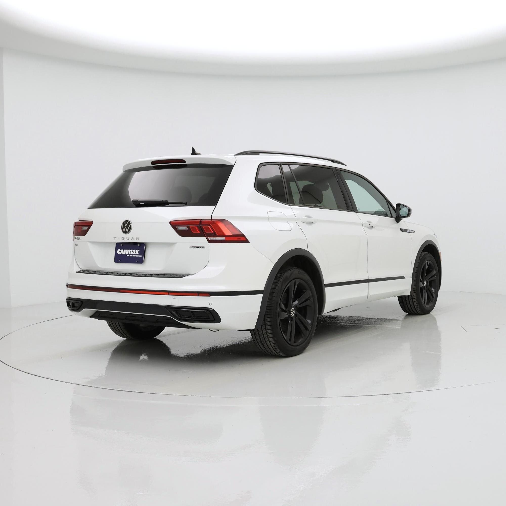 Thumbnail: 2023 Volkswagen Tiguan - 8