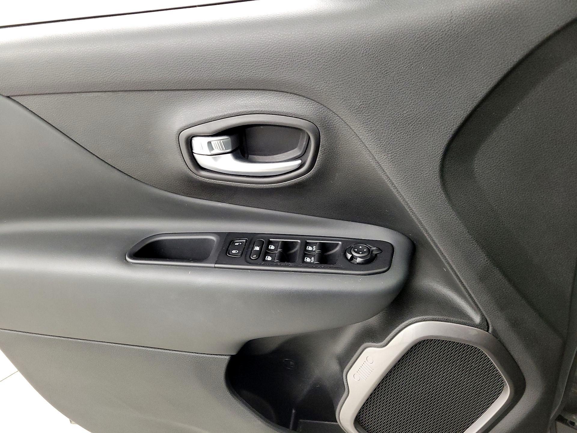 Thumbnail: 2022 Jeep Renegade - 12