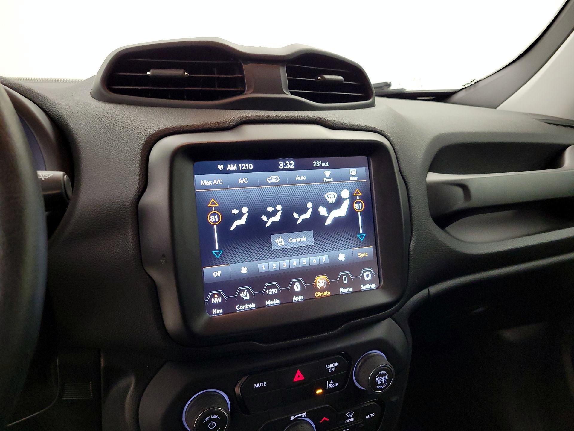 Thumbnail: 2022 Jeep Renegade - 16