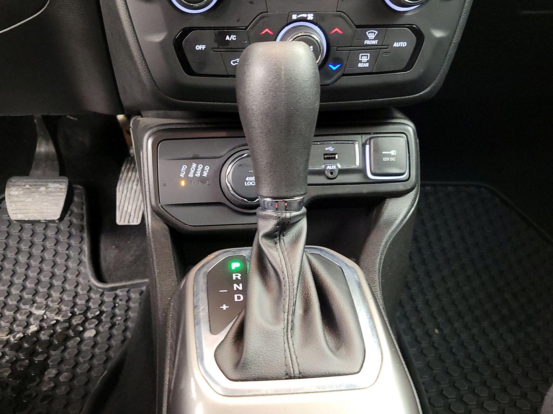 Thumbnail: 2022 Jeep Renegade - 18