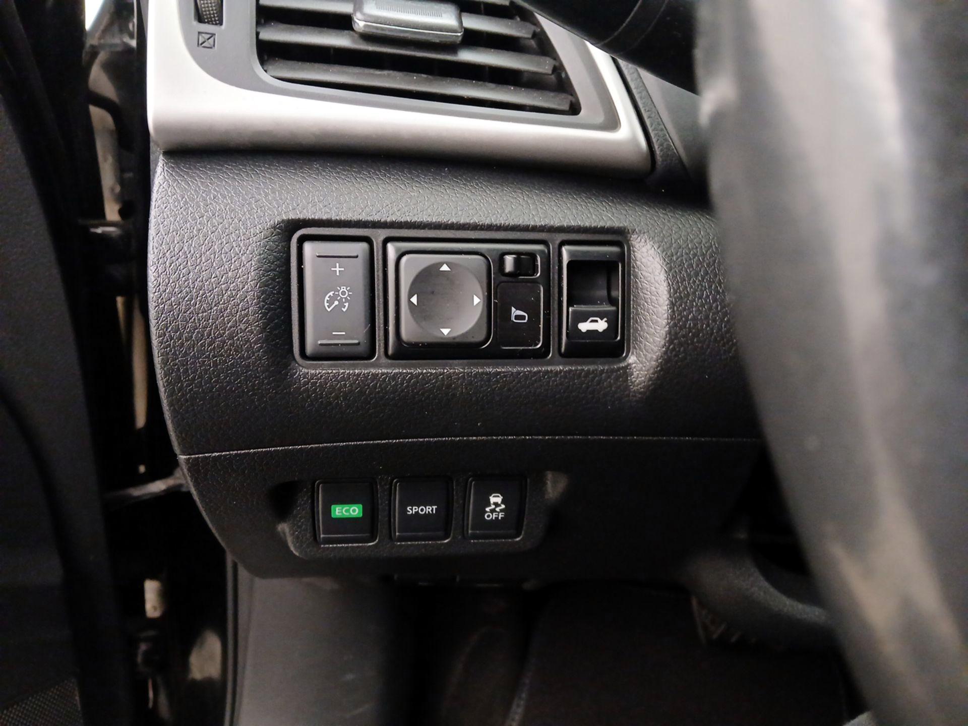 Thumbnail: 2016 Nissan Sentra - 13