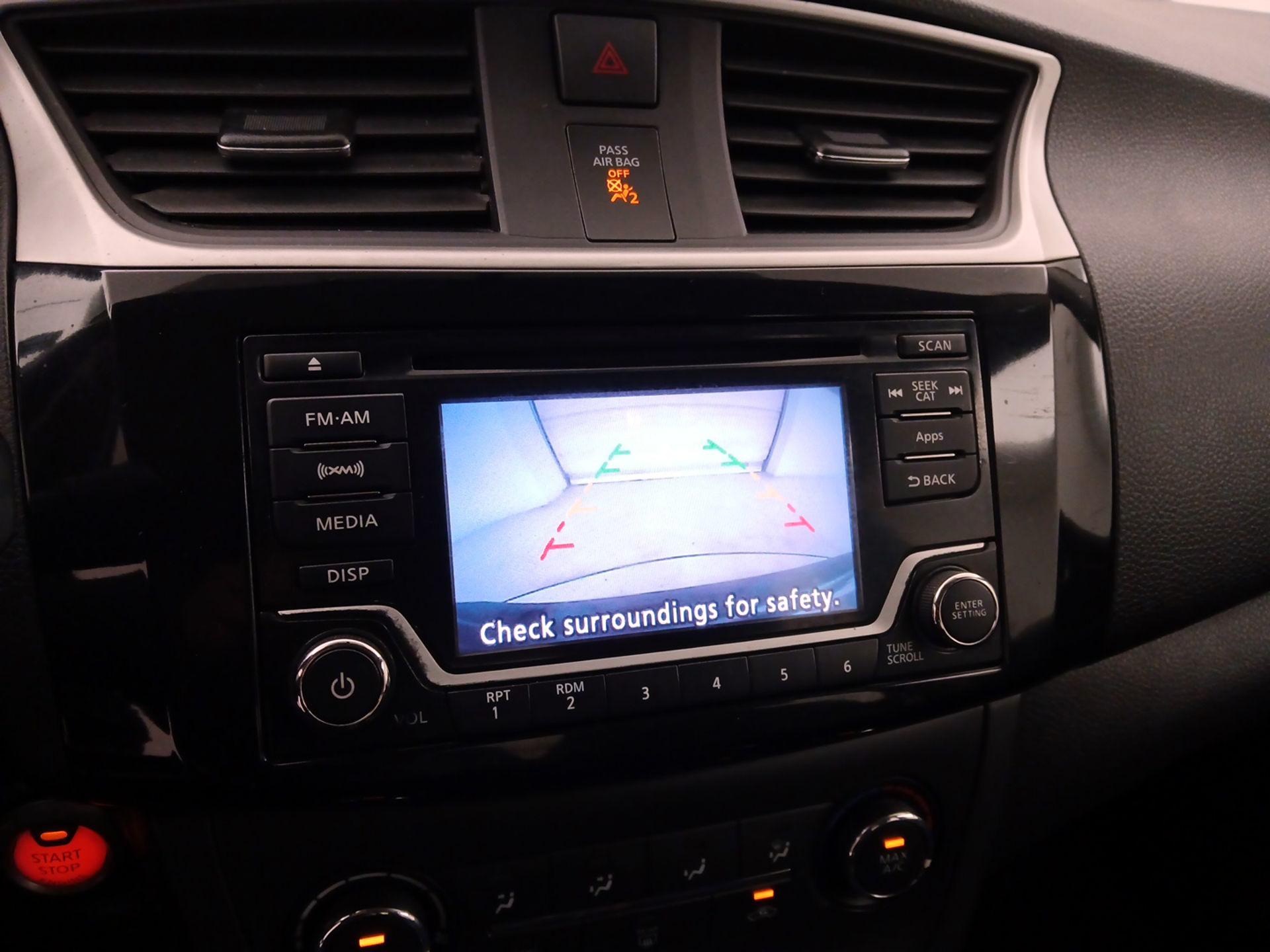 Thumbnail: 2016 Nissan Sentra - 14