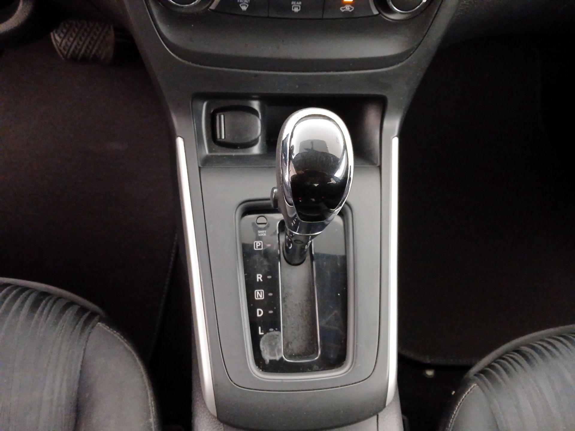 Thumbnail: 2016 Nissan Sentra - 17