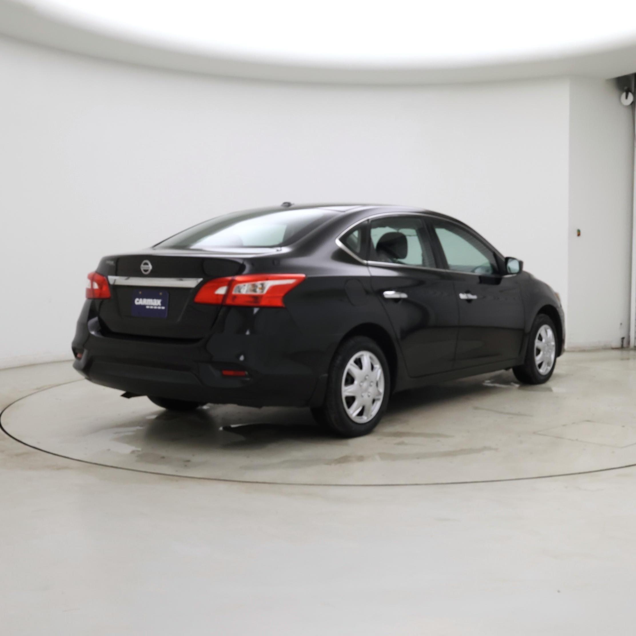 Thumbnail: 2016 Nissan Sentra - 8