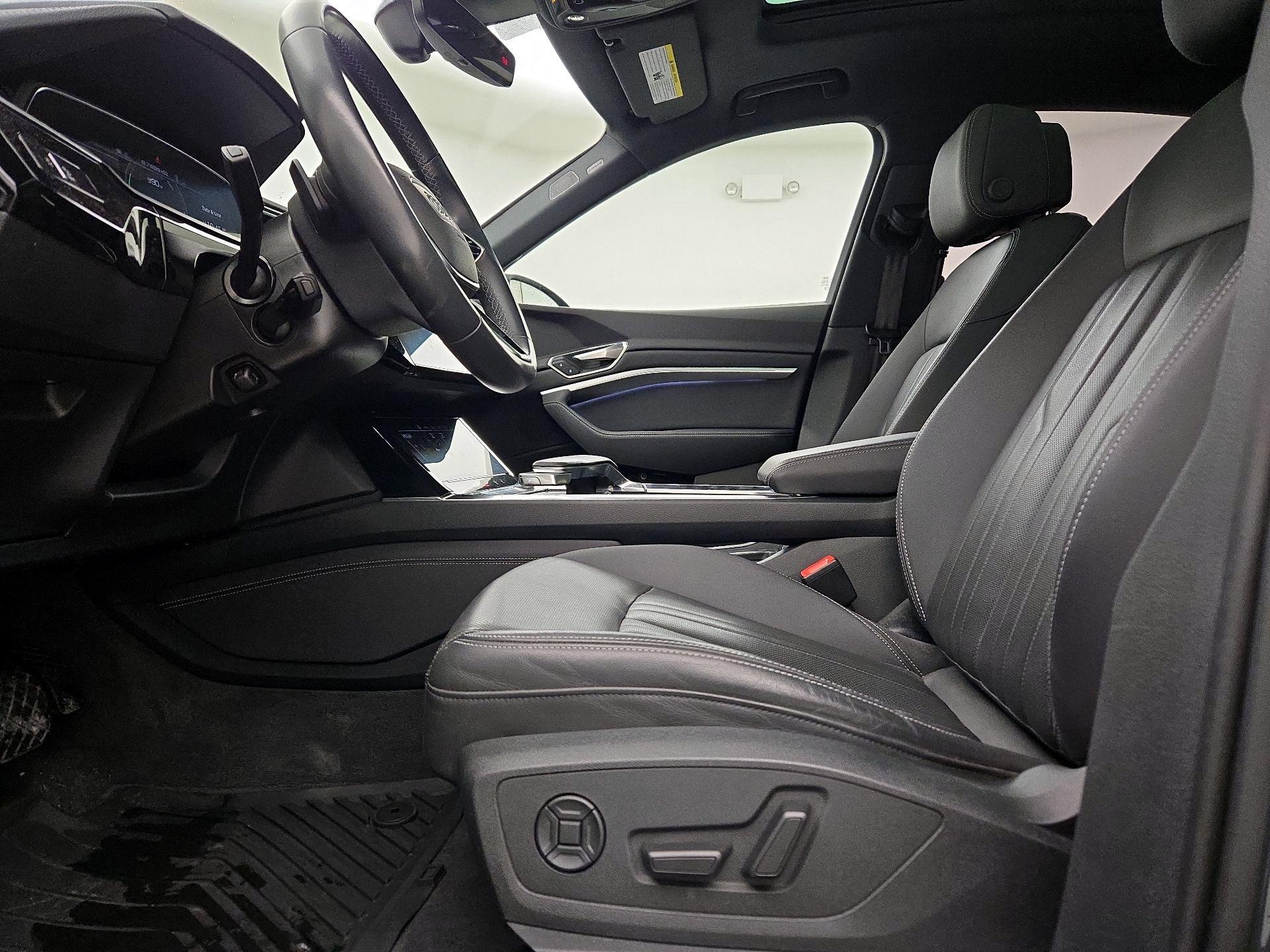 Thumbnail: 2024 Audi Q8 e-tron - 11