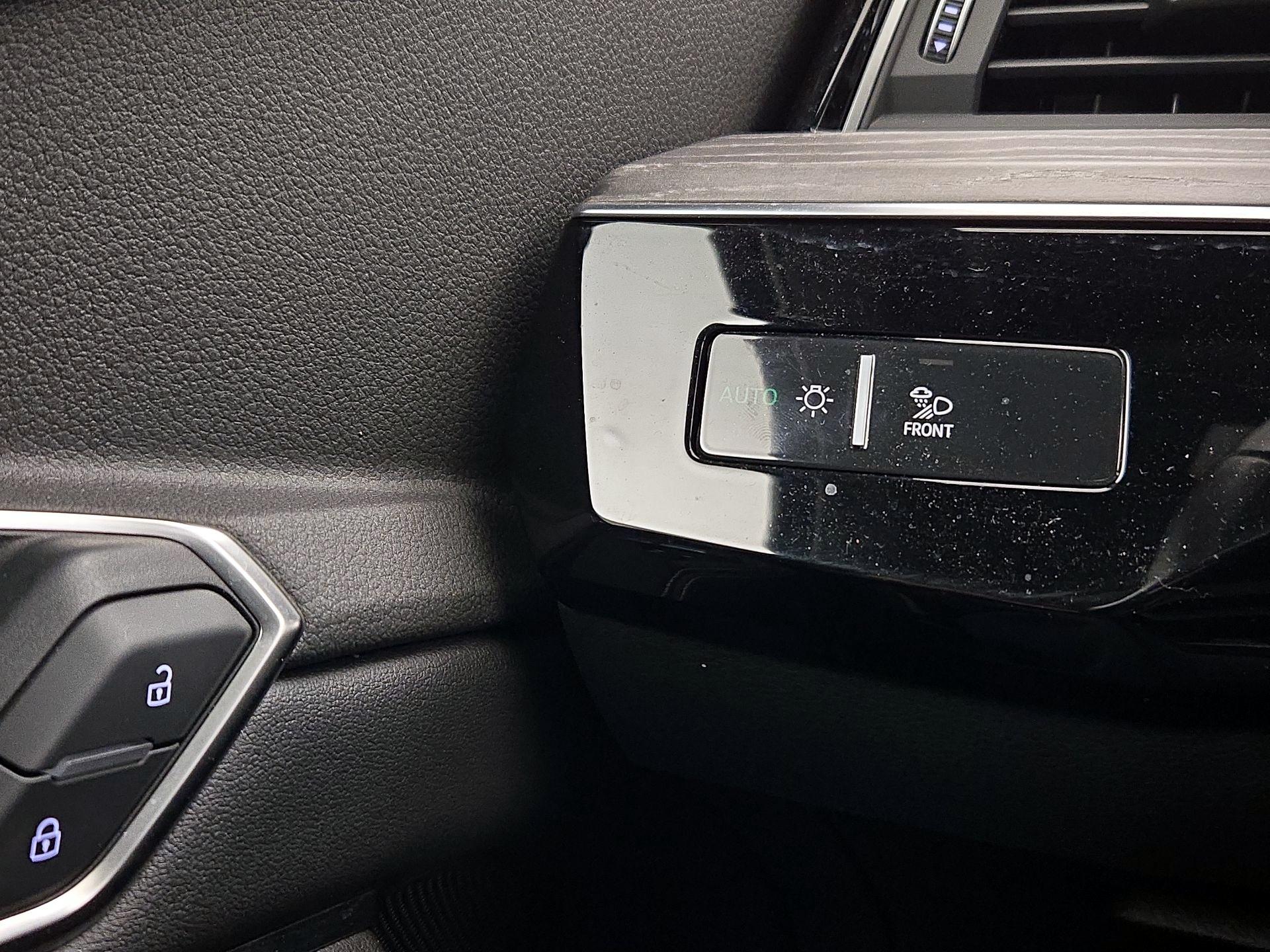 Thumbnail: 2024 Audi Q8 e-tron - 13