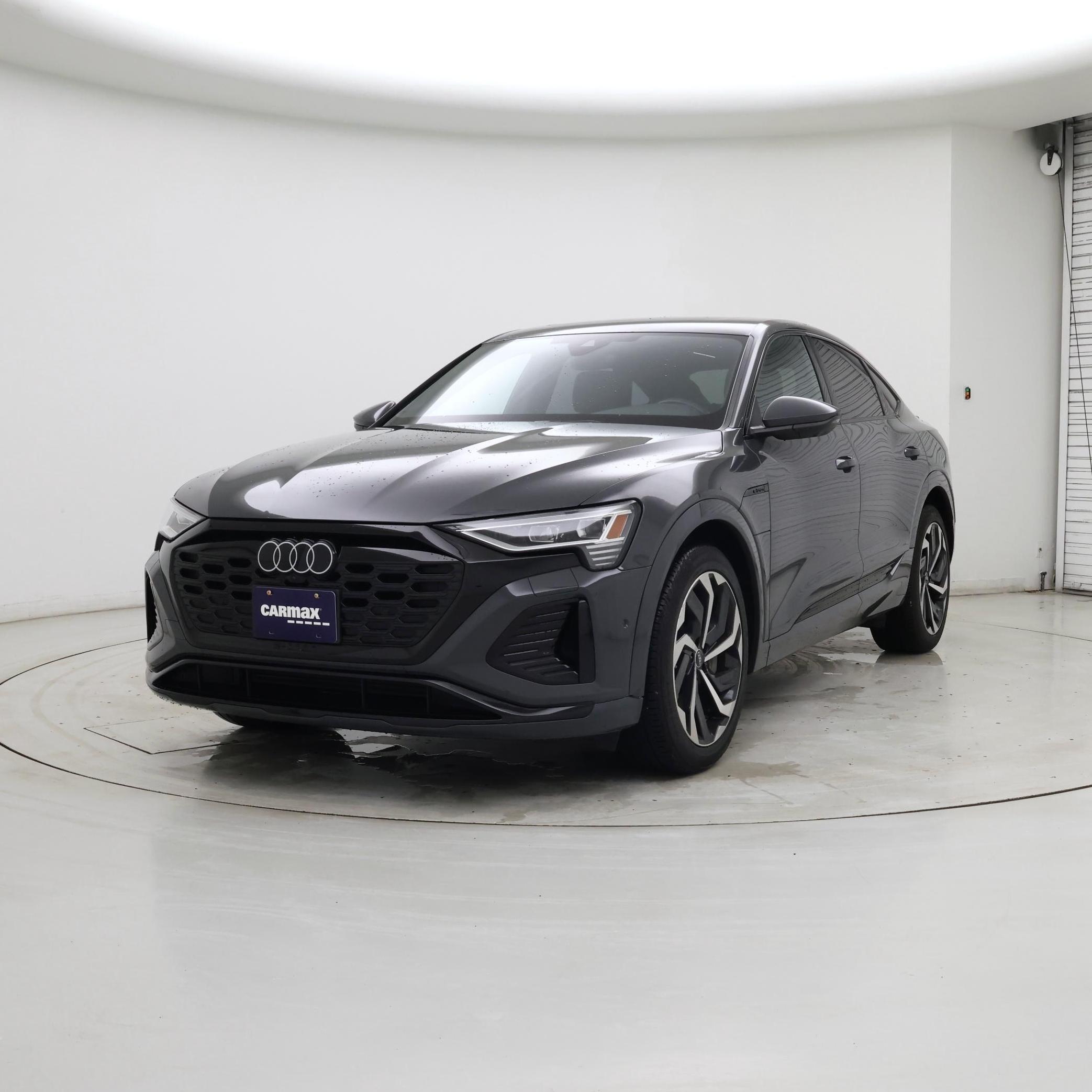 Thumbnail: 2024 Audi Q8 e-tron - 4