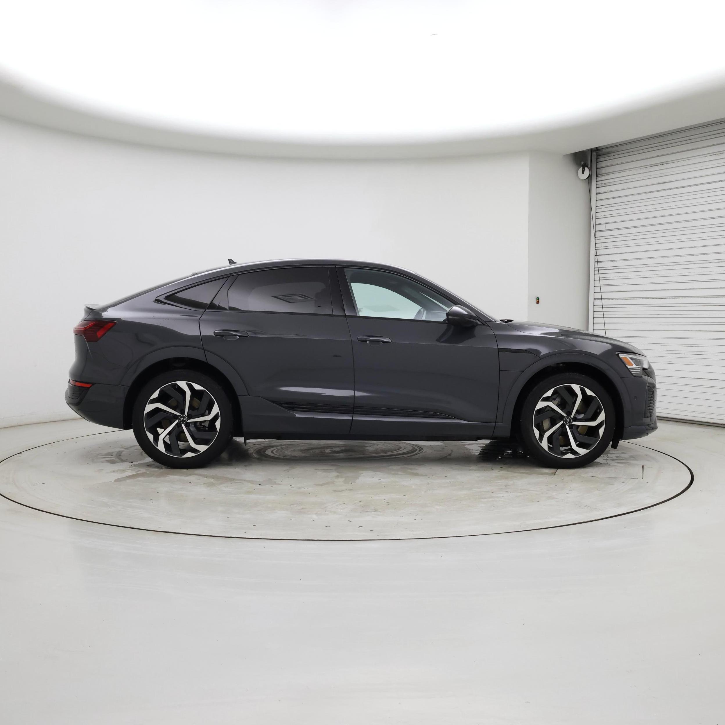 Thumbnail: 2024 Audi Q8 e-tron - 7