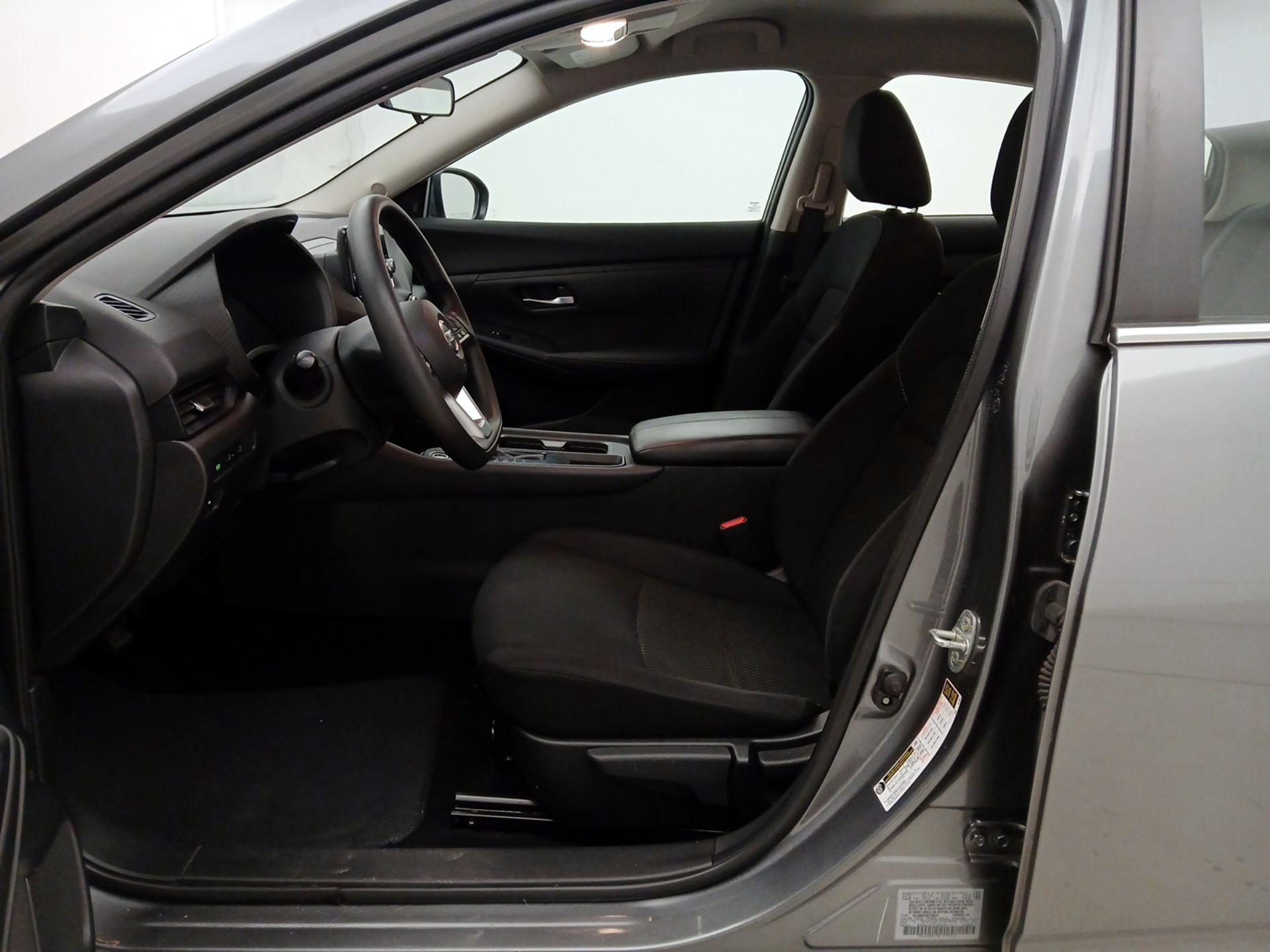 Thumbnail: 2022 Nissan Sentra - 11