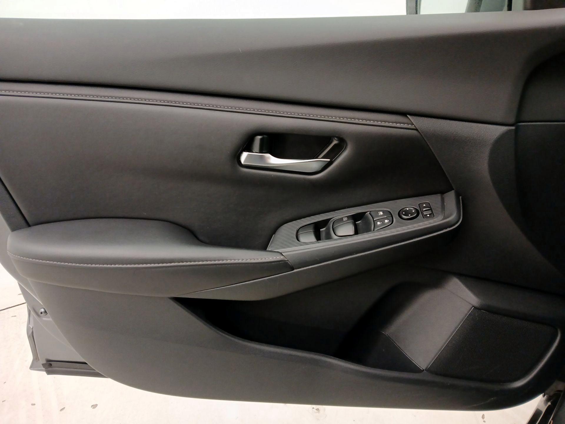 Thumbnail: 2022 Nissan Sentra - 12