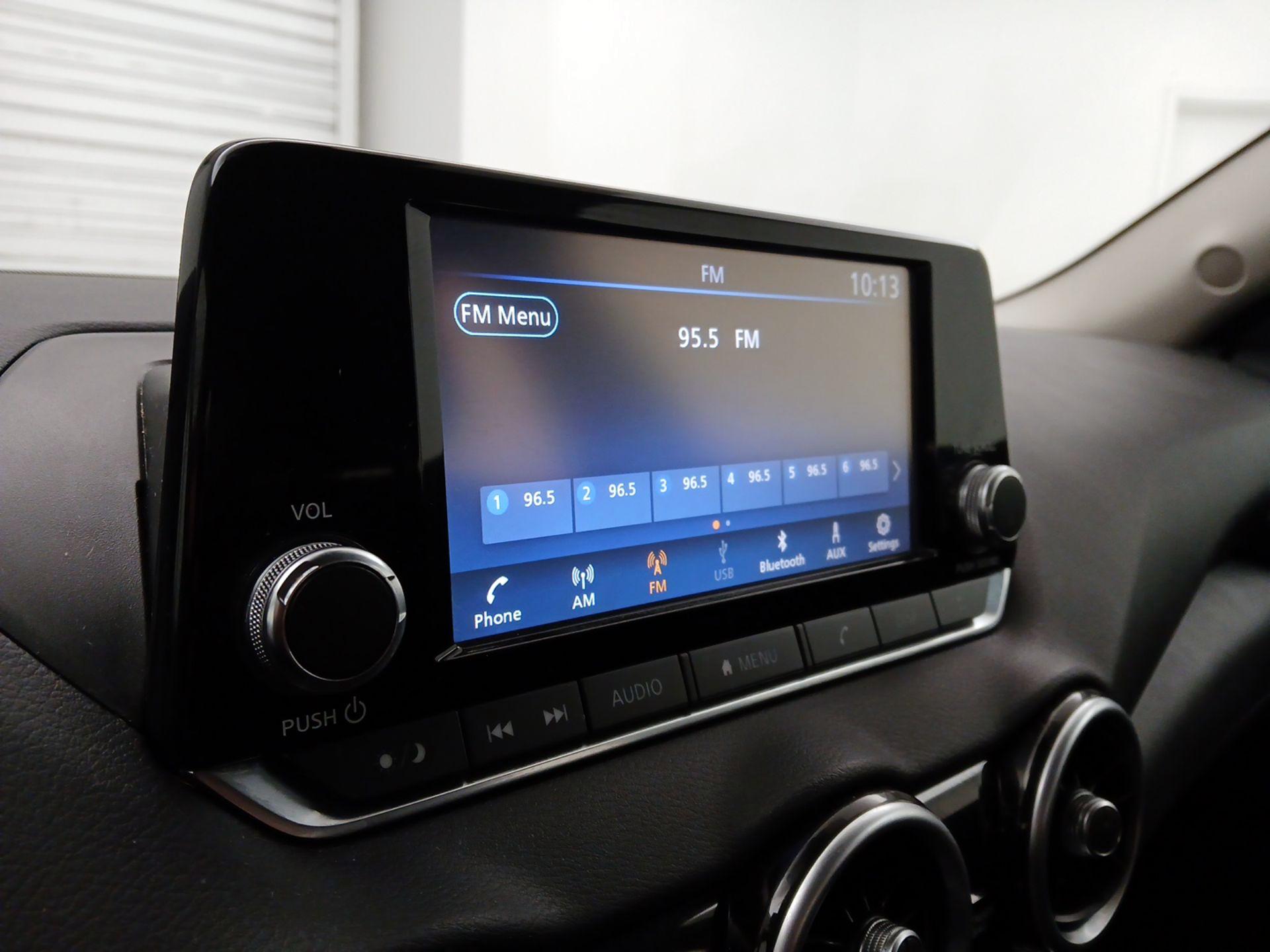 Thumbnail: 2022 Nissan Sentra - 15