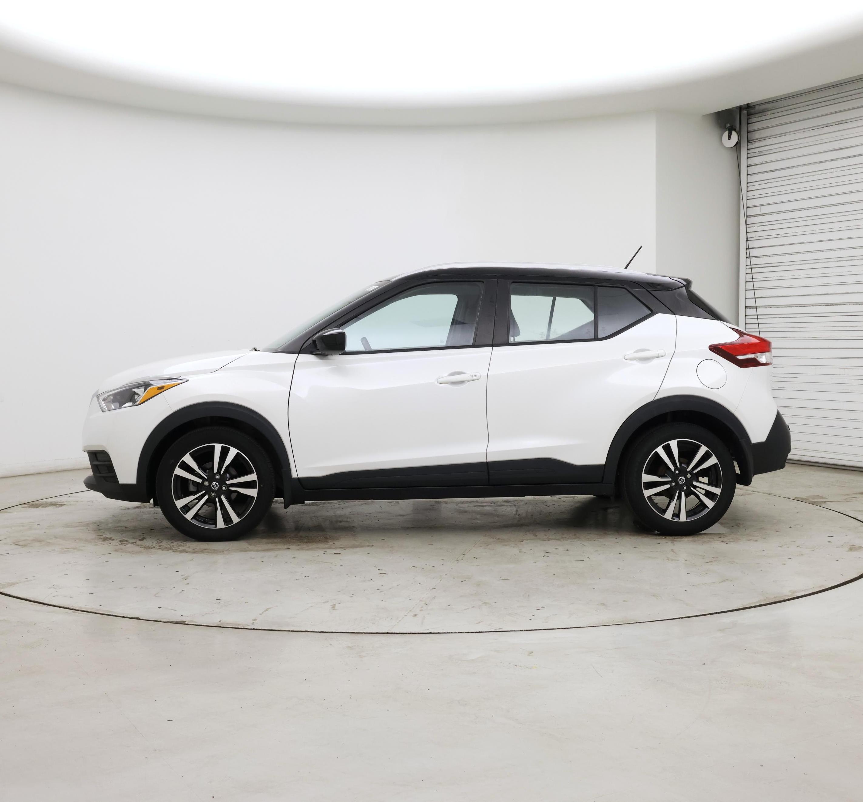 Thumbnail: 2020 Nissan Kicks - 3