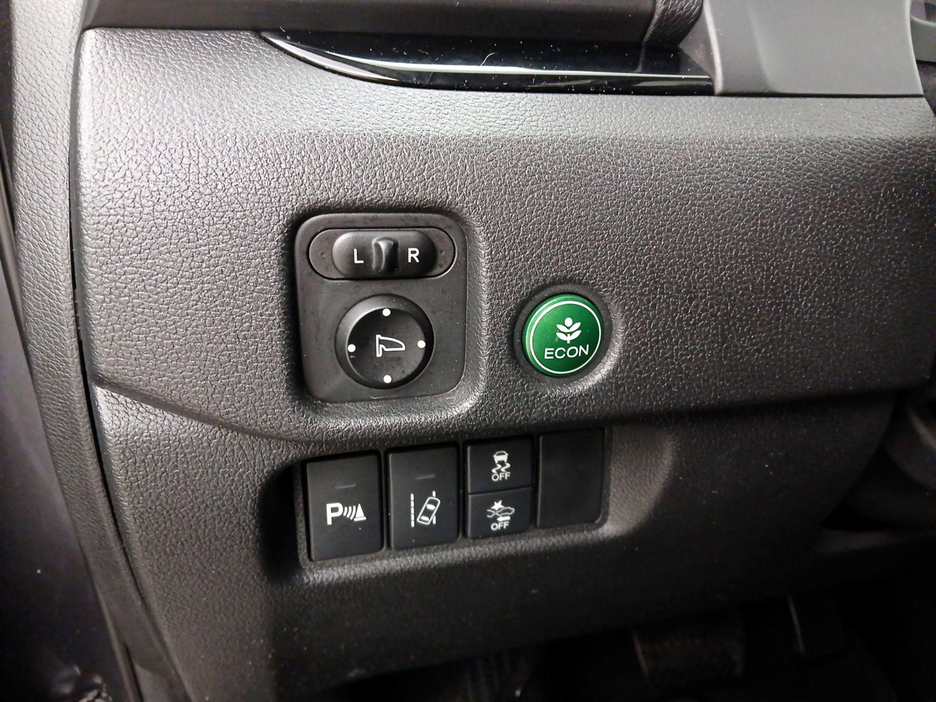 Thumbnail: 2018 Honda Pilot - 13