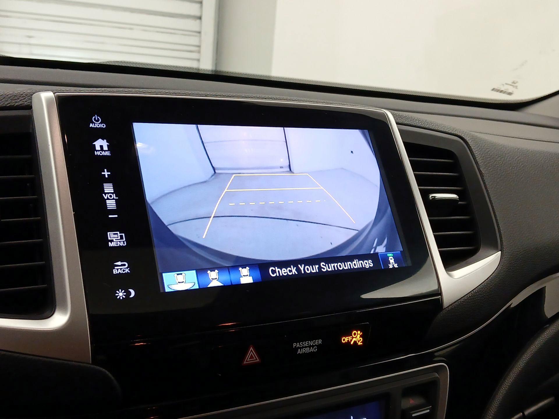 Thumbnail: 2018 Honda Pilot - 15