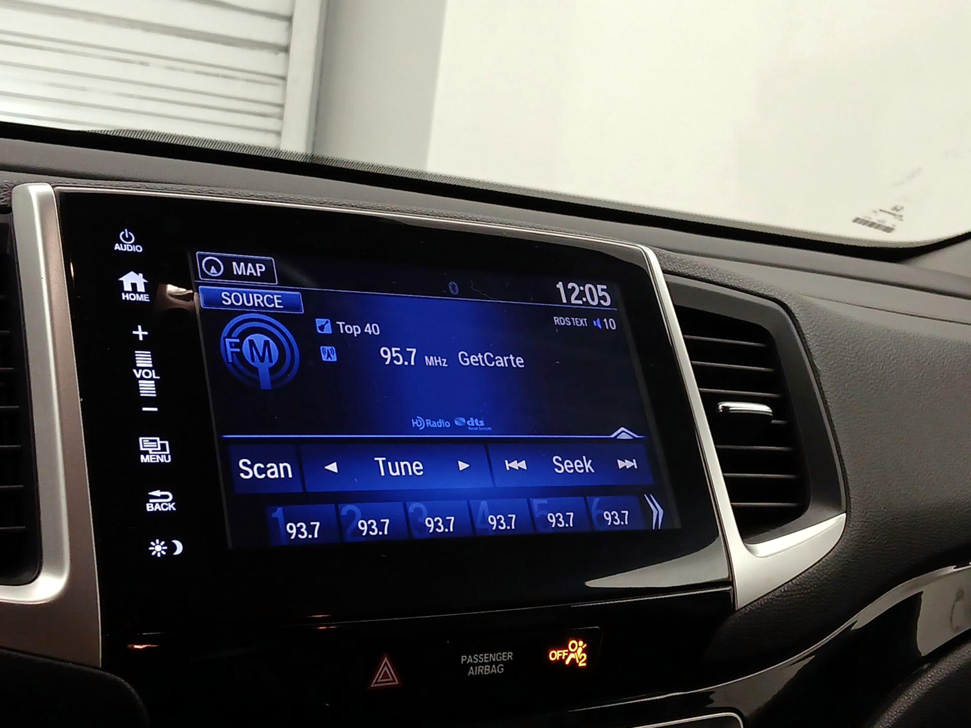 Thumbnail: 2018 Honda Pilot - 16