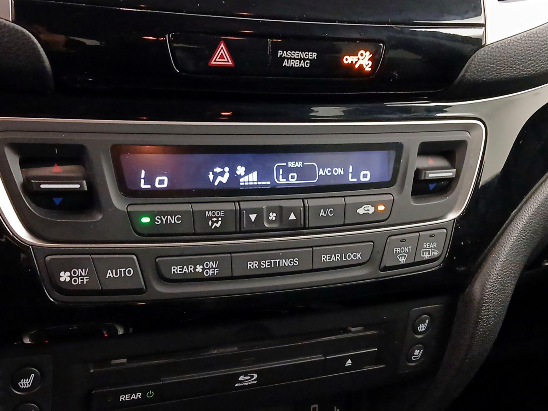 Thumbnail: 2018 Honda Pilot - 17