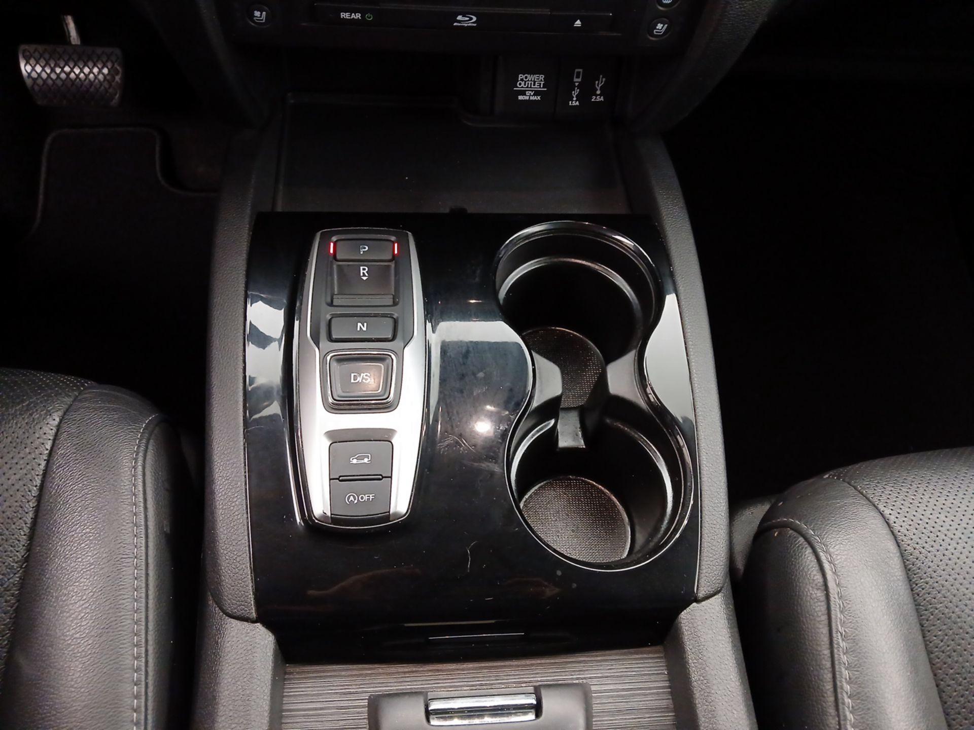 Thumbnail: 2018 Honda Pilot - 18