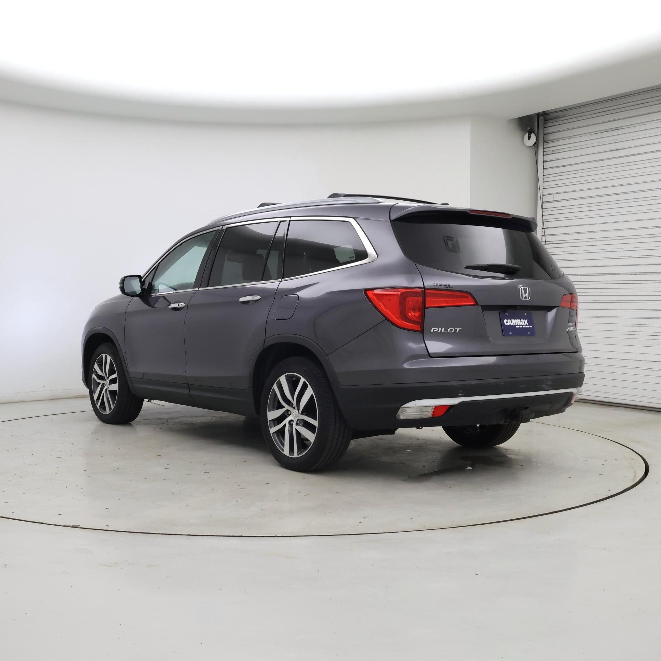 Thumbnail: 2018 Honda Pilot - 2