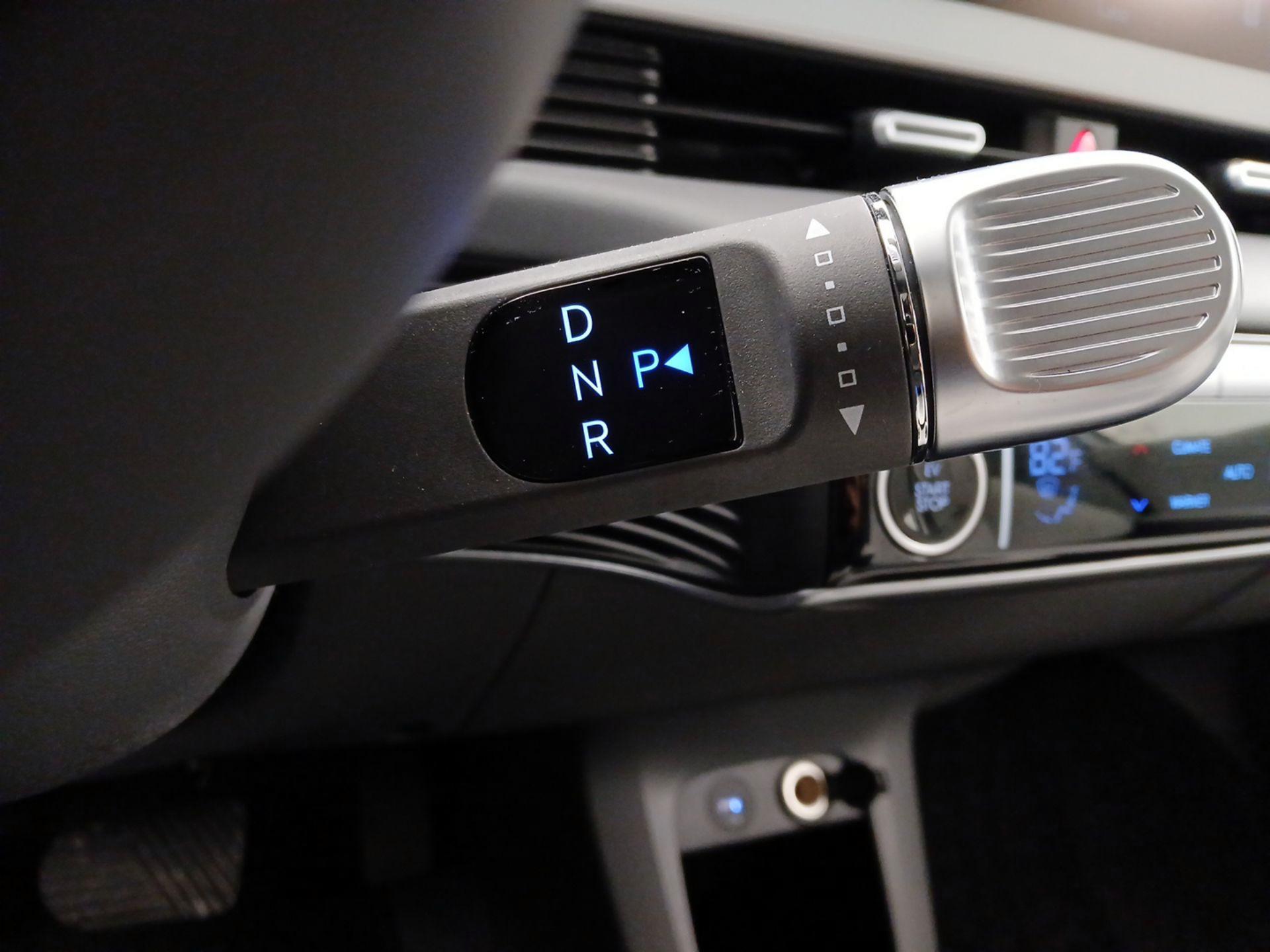 Thumbnail: 2022 Hyundai Ioniq 5 - 18