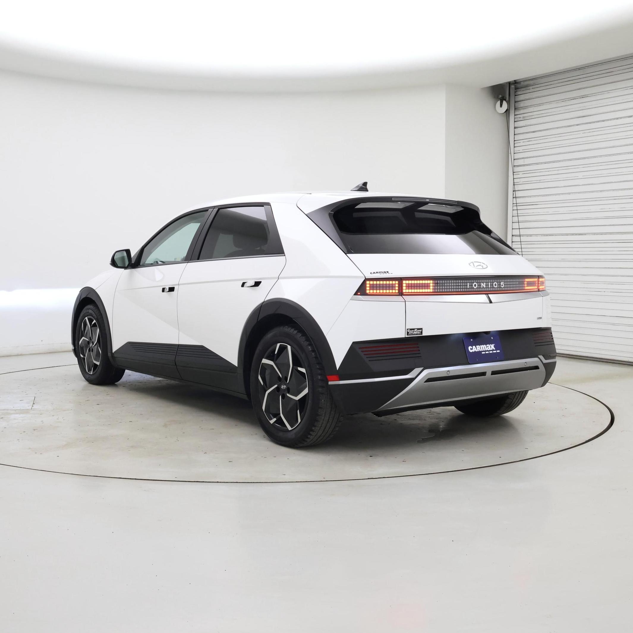 Thumbnail: 2022 Hyundai Ioniq 5 - 2