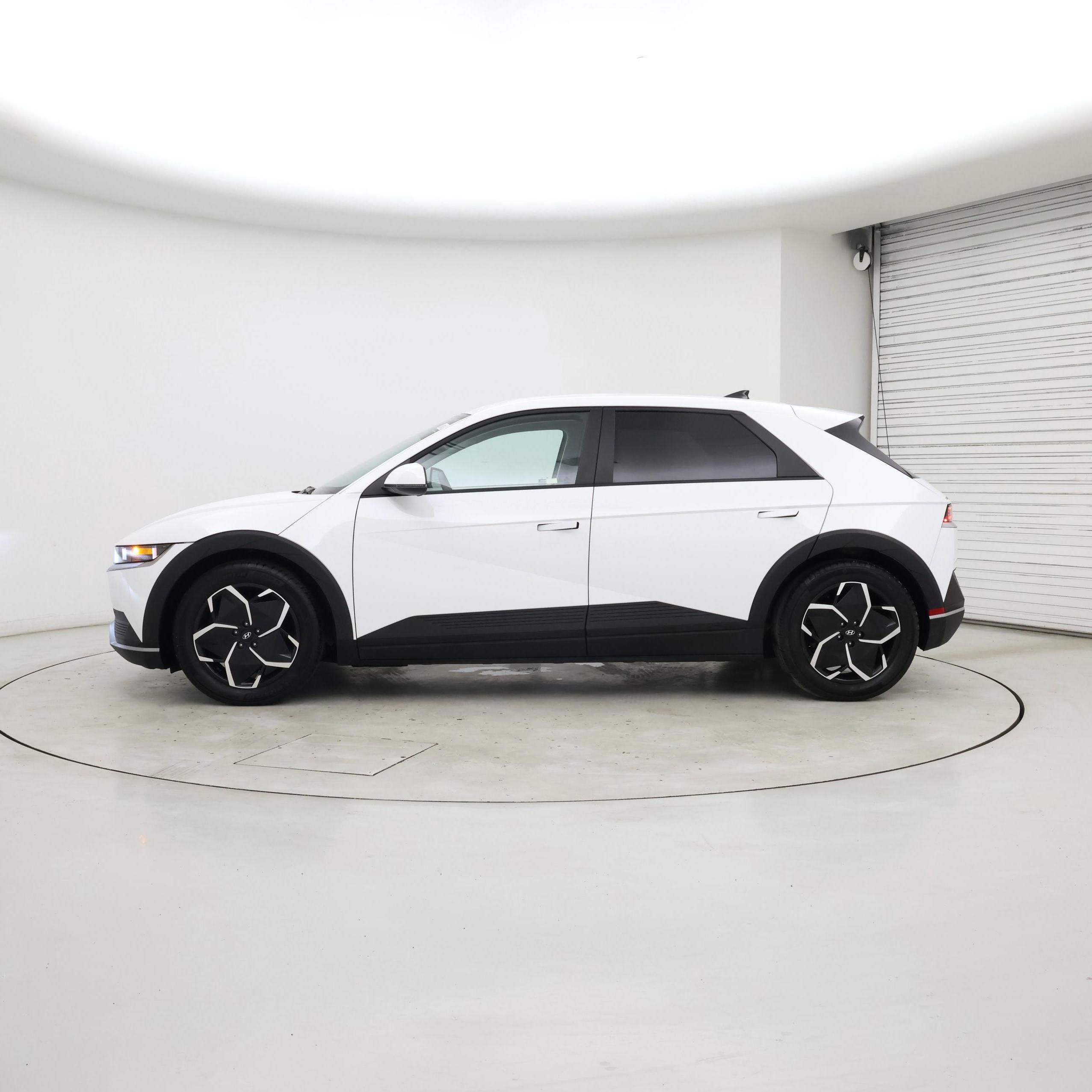 Thumbnail: 2022 Hyundai Ioniq 5 - 3