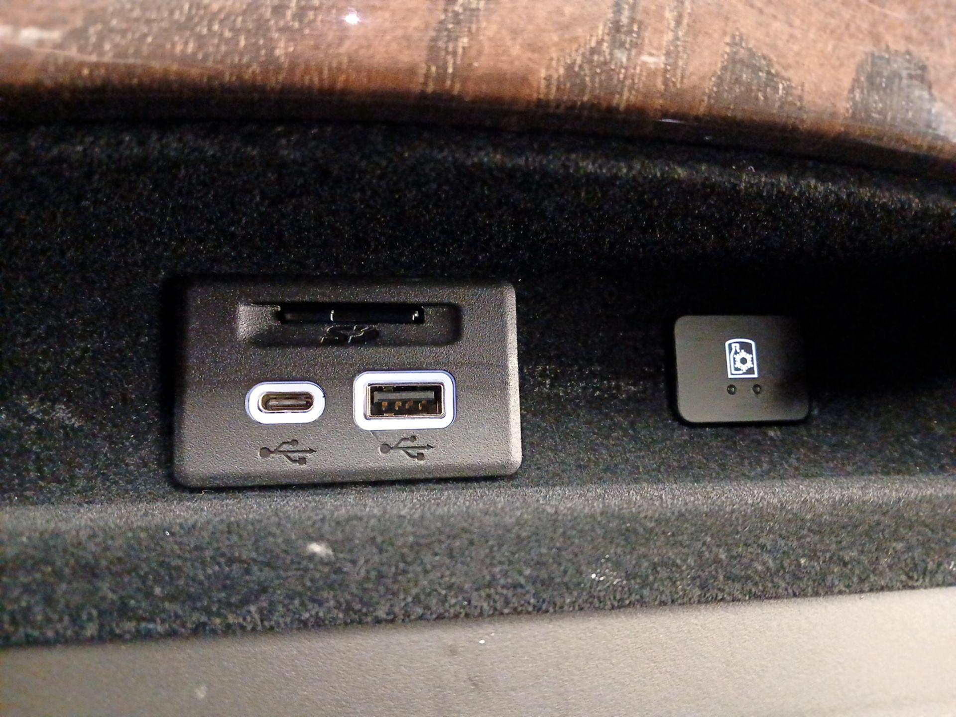 Thumbnail: 2023 Cadillac Escalade - 19