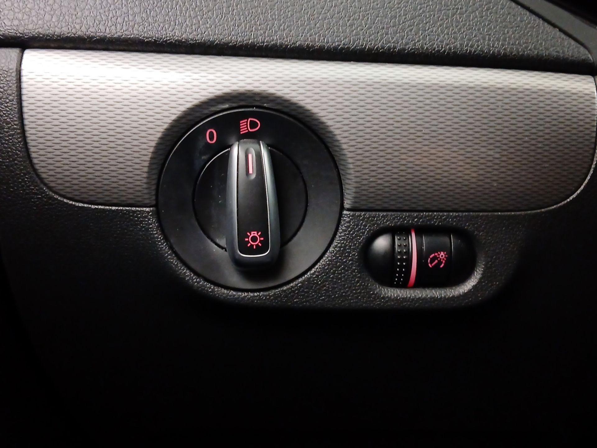 Thumbnail: 2017 Volkswagen Jetta - 13