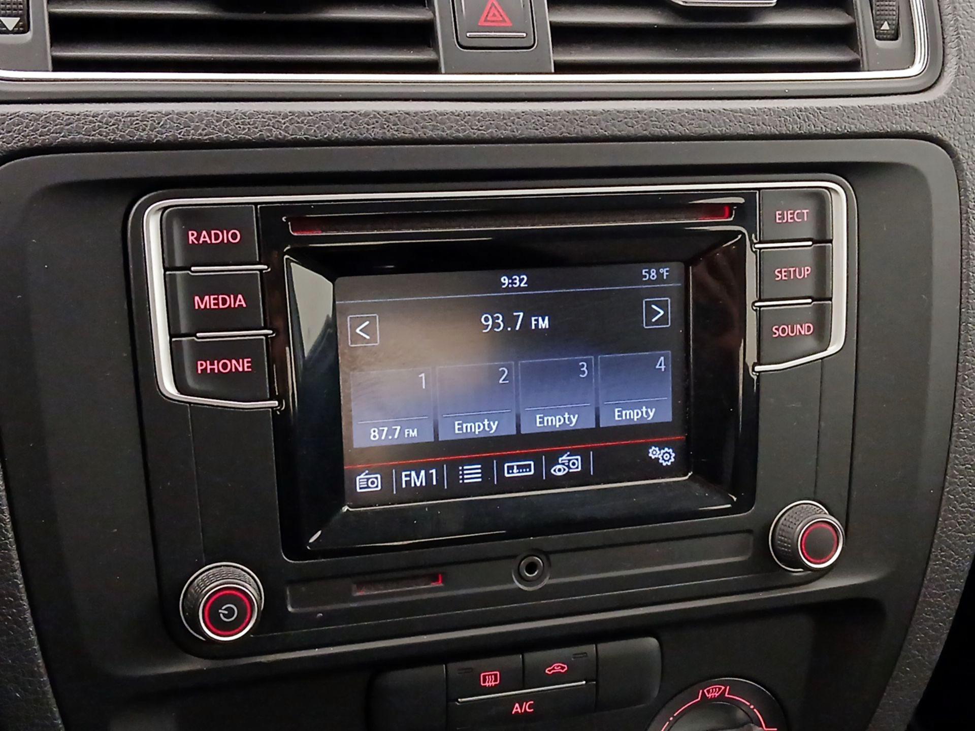 Thumbnail: 2017 Volkswagen Jetta - 14