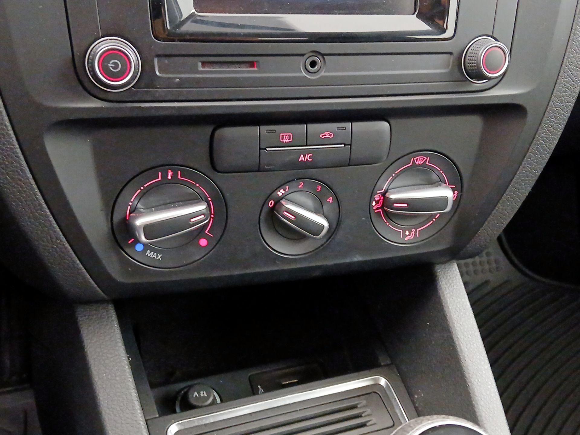 Thumbnail: 2017 Volkswagen Jetta - 15