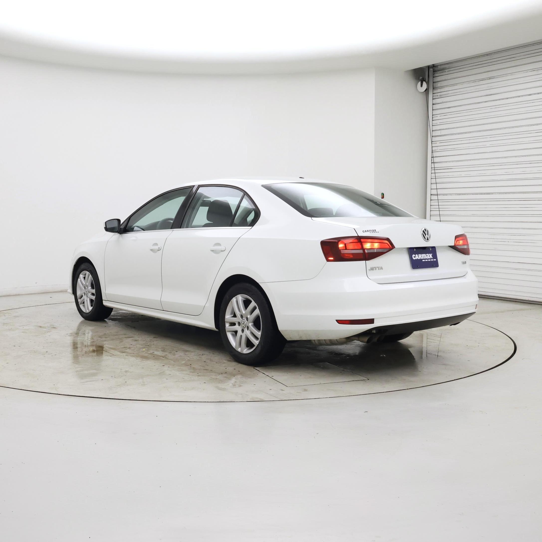 Thumbnail: 2017 Volkswagen Jetta - 2