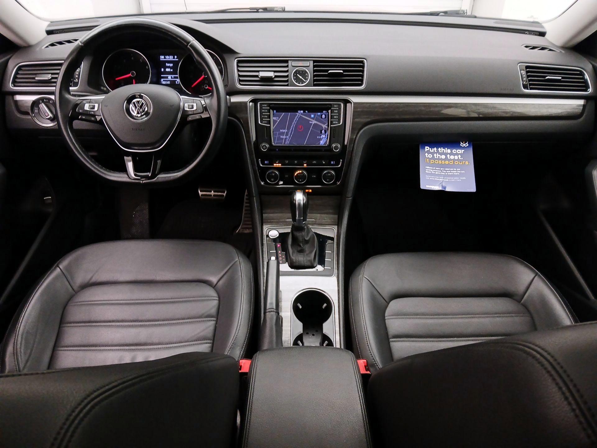 Thumbnail: 2016 Volkswagen Passat - 9