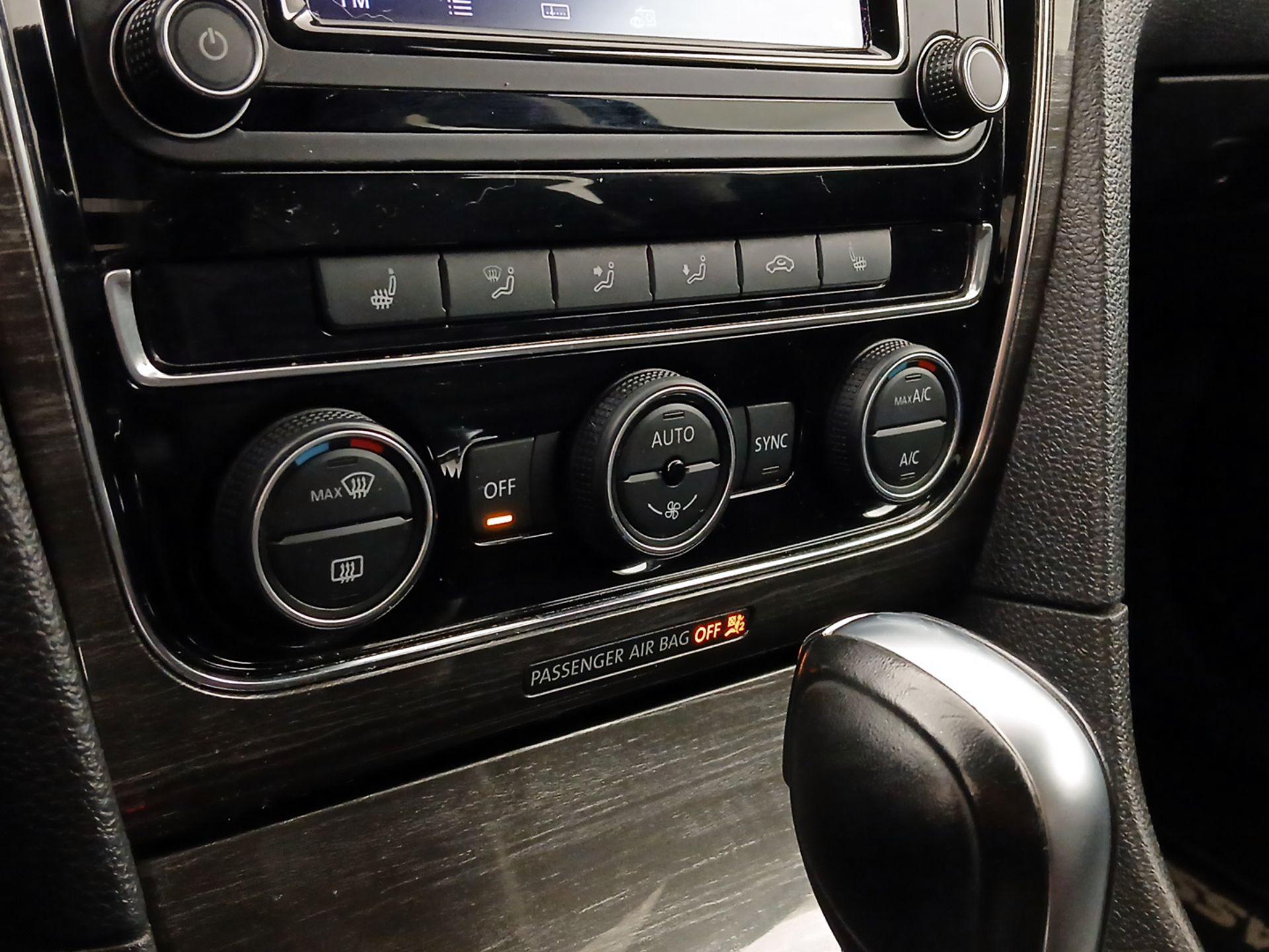 Thumbnail: 2016 Volkswagen Passat - 17