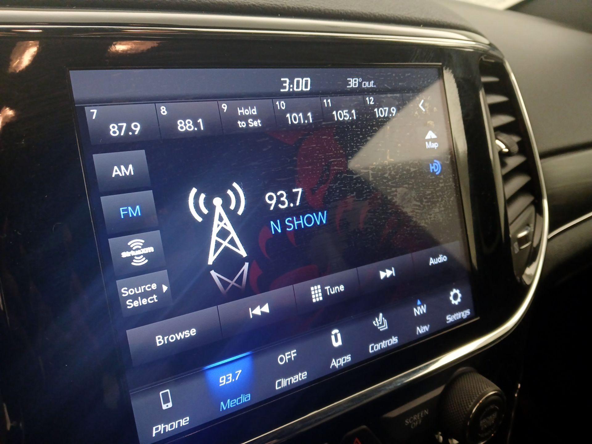 Thumbnail: 2021 Jeep Grand Cherokee - 16