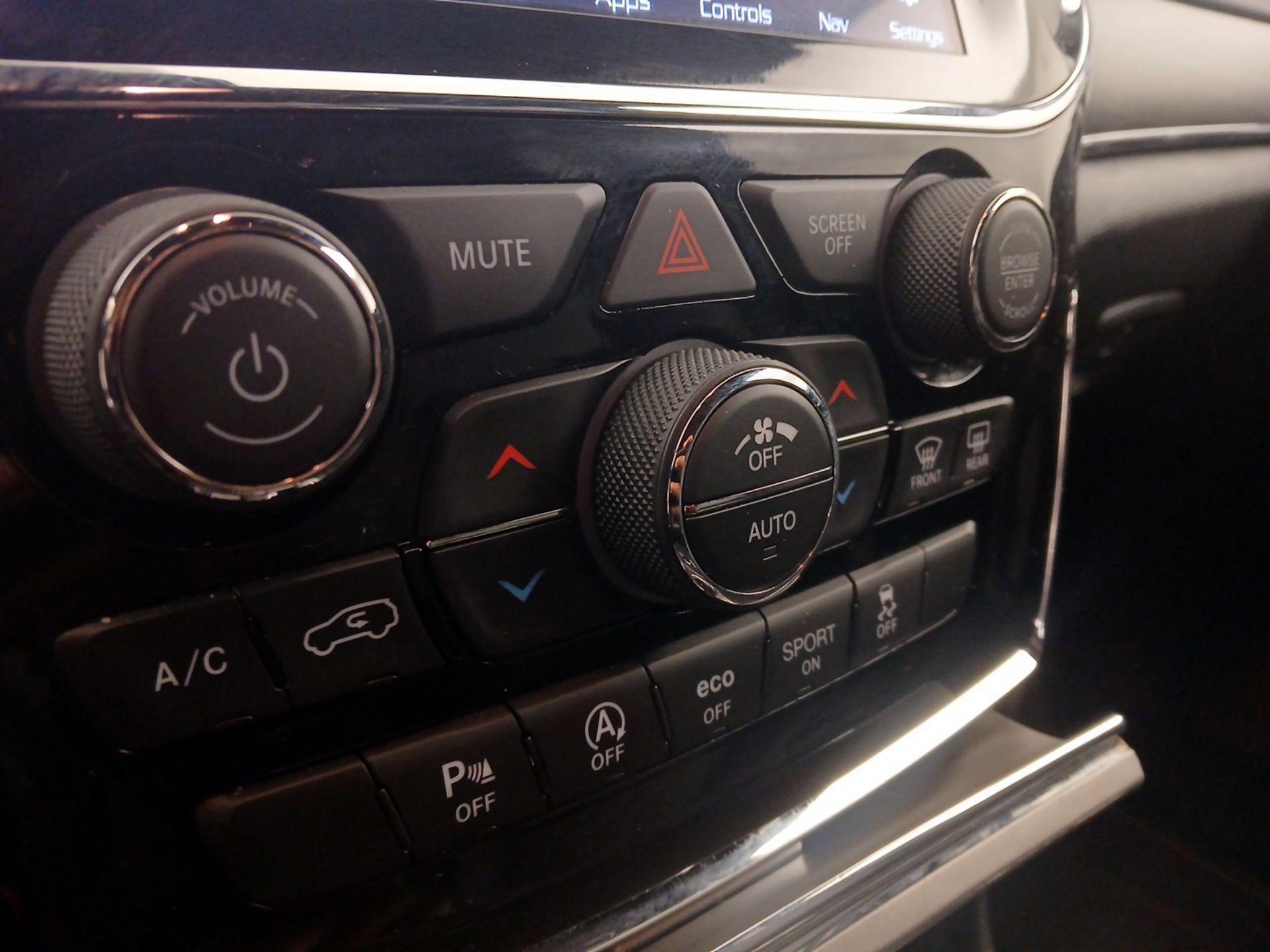 Thumbnail: 2021 Jeep Grand Cherokee - 17