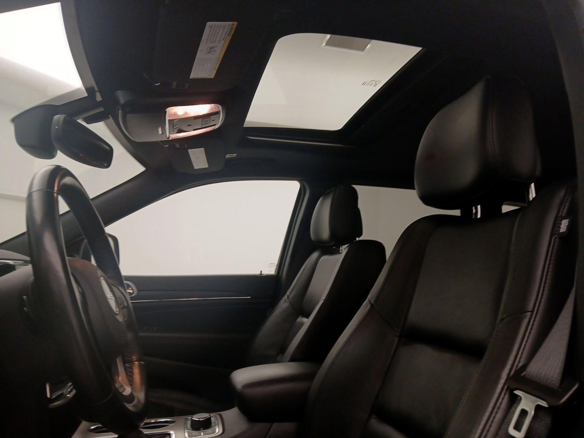 Thumbnail: 2021 Jeep Grand Cherokee - 20