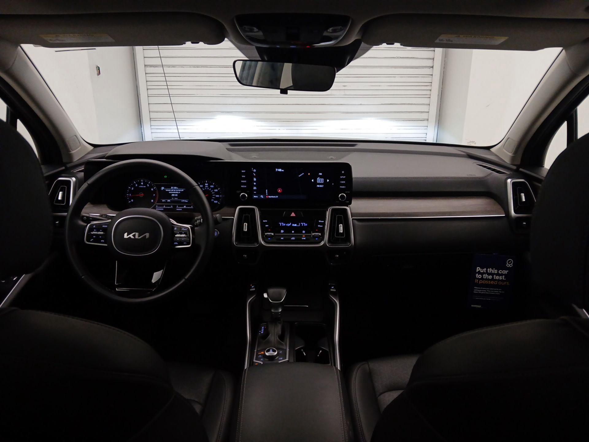 Thumbnail: 2023 Kia Sorento - 9