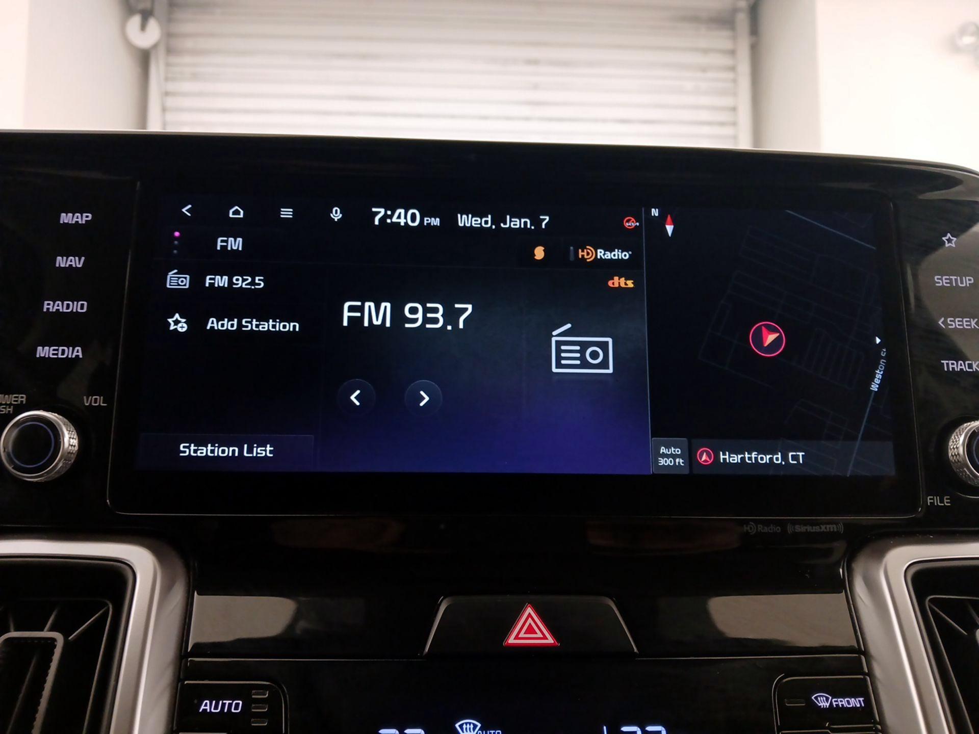 Thumbnail: 2023 Kia Sorento - 16