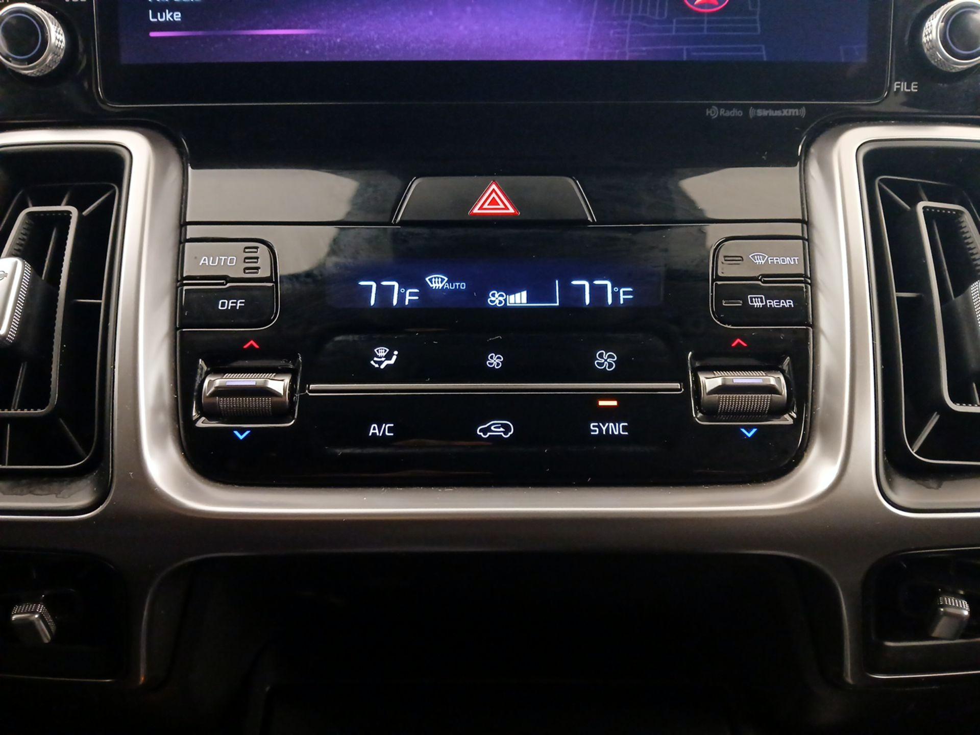 Thumbnail: 2023 Kia Sorento - 17