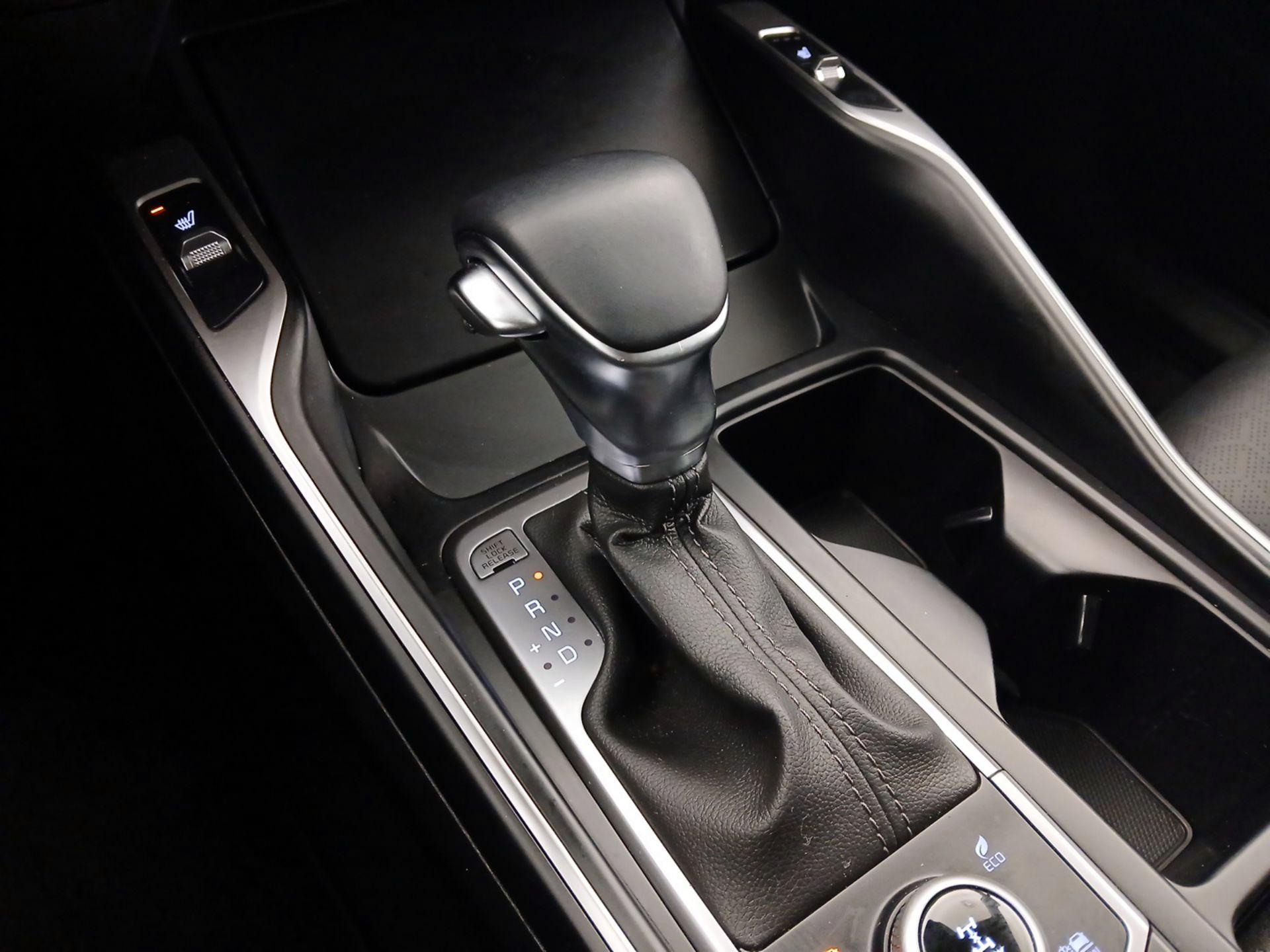 Thumbnail: 2023 Kia Sorento - 18